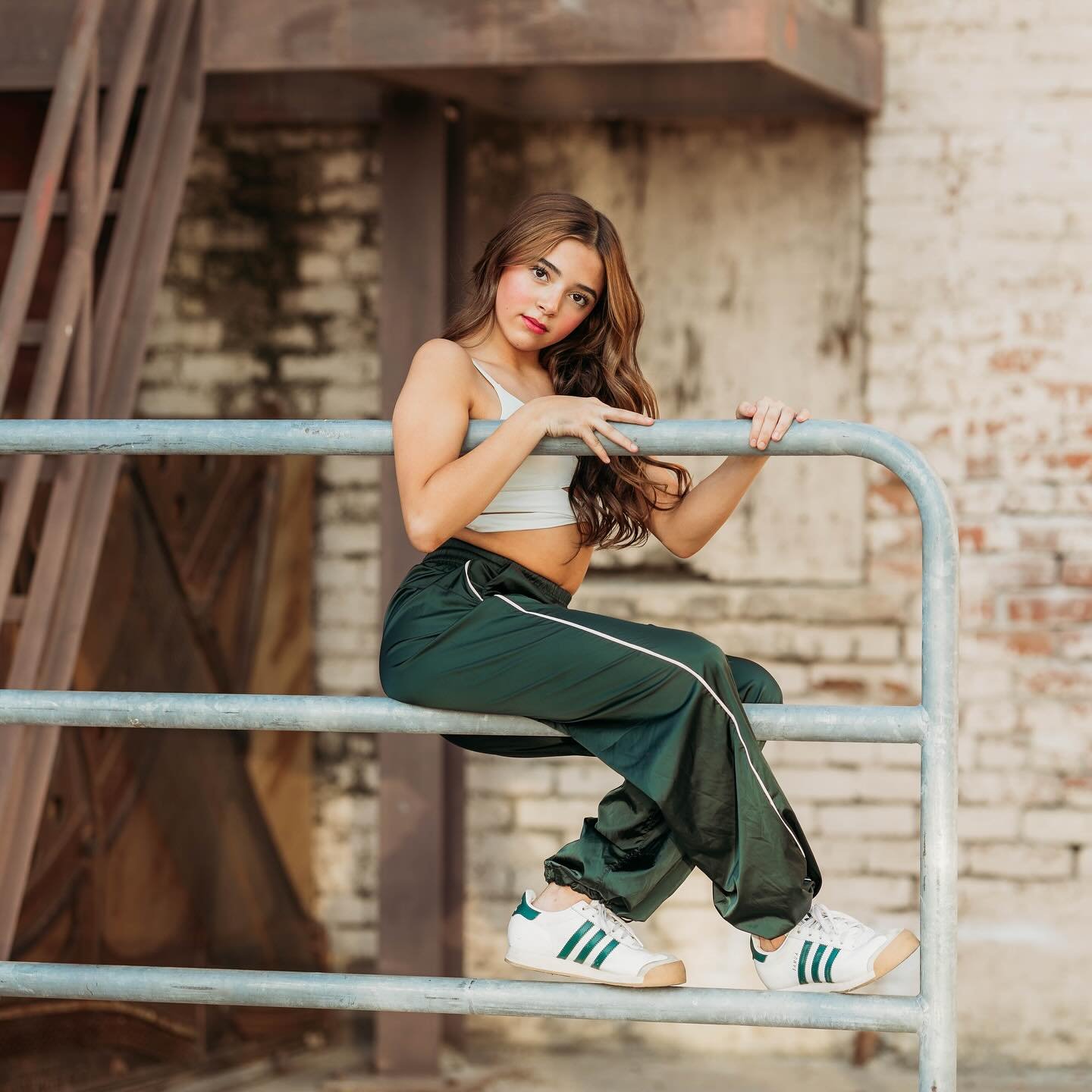 Finally Summer!! Still booking costume sessions, and planning for a couple locations + headshots for the new season! 
Dancer @emma__dedancer 
DW @tigerfriday &amp; @lululemon 

#dancephotographer #dancephotos #downtowndancephotos #urbanphotos #urband