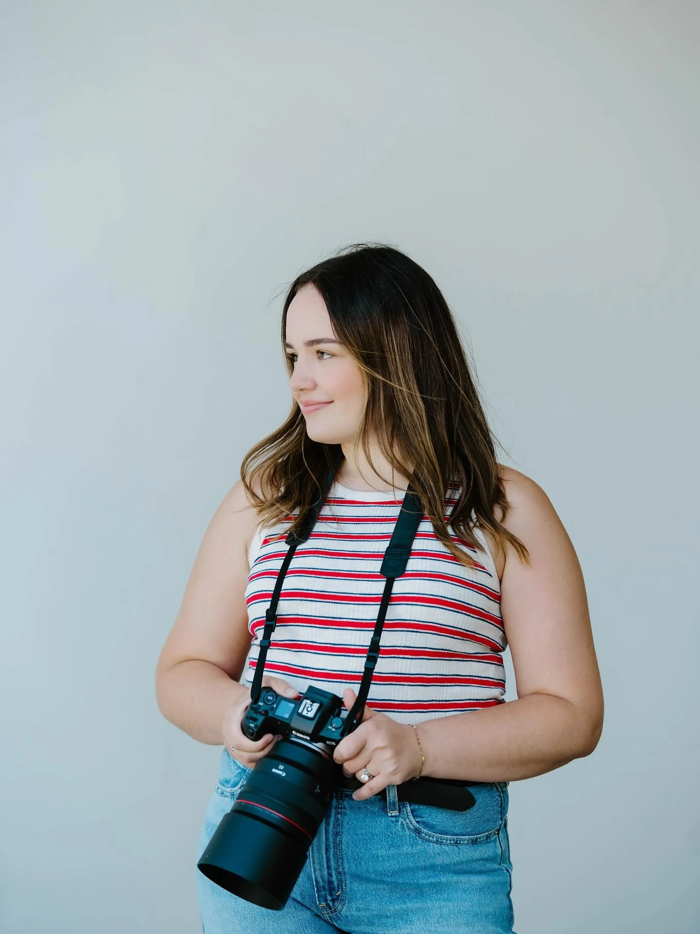 H E L L O ✨
I thought I would introduce myself! 
My name is Jenny Sweet! Photography started for me when I was in high school, but I started professionally about 11.5 years ago. I&rsquo;ve taken photos of lots of families, babies, I&rsquo;ve shot wed