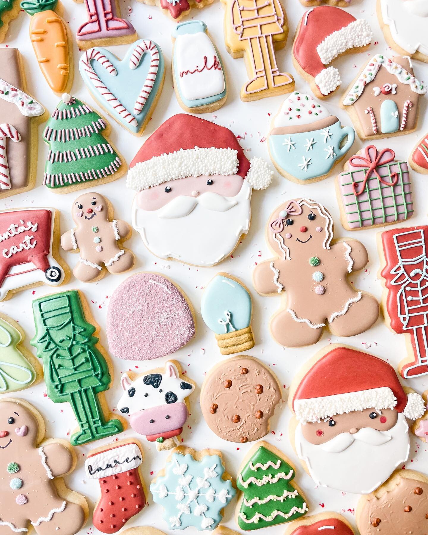 Santa Clause is coming to town&hellip; and he&rsquo;s bringing all the sweets! 🎅🏼

I am so excited to fiiiinally (so sorry for the delay) announce that the Christmas cookie drop will launch TOMORROW (12/9) on my website! Cookie Club email subscribe