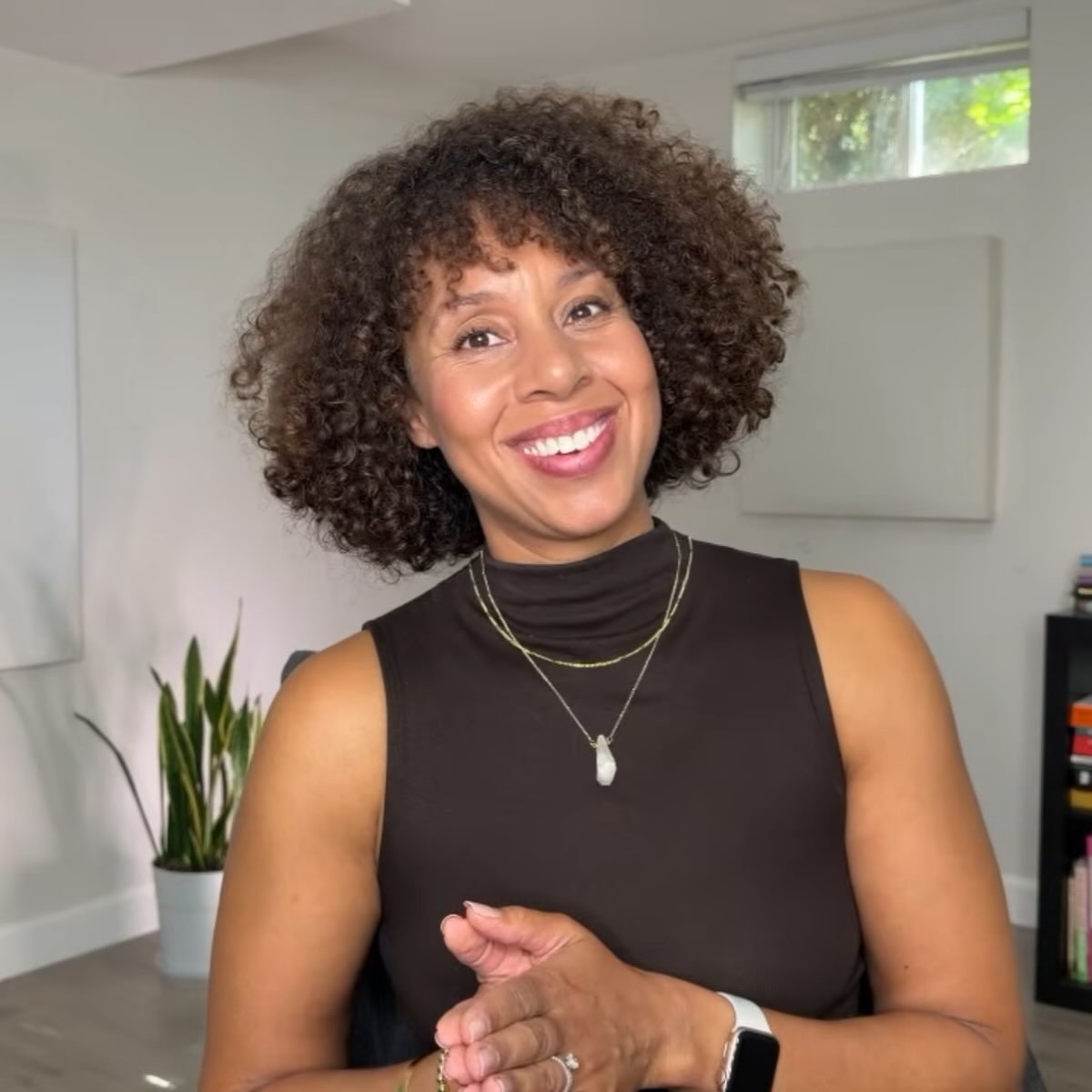 Salyna Cole is teaching our AlchAlmt101 starting this week. Check out her new interview on our YouTube channel, by entering Alchemical Alignment 101 into the search bar. Registration is open on the website, please come! 💙

#AlchemicalAlignment
#TheM
