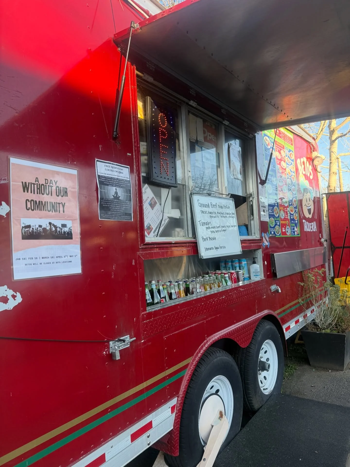 Support all local small businesses 🇲🇽✊🏽