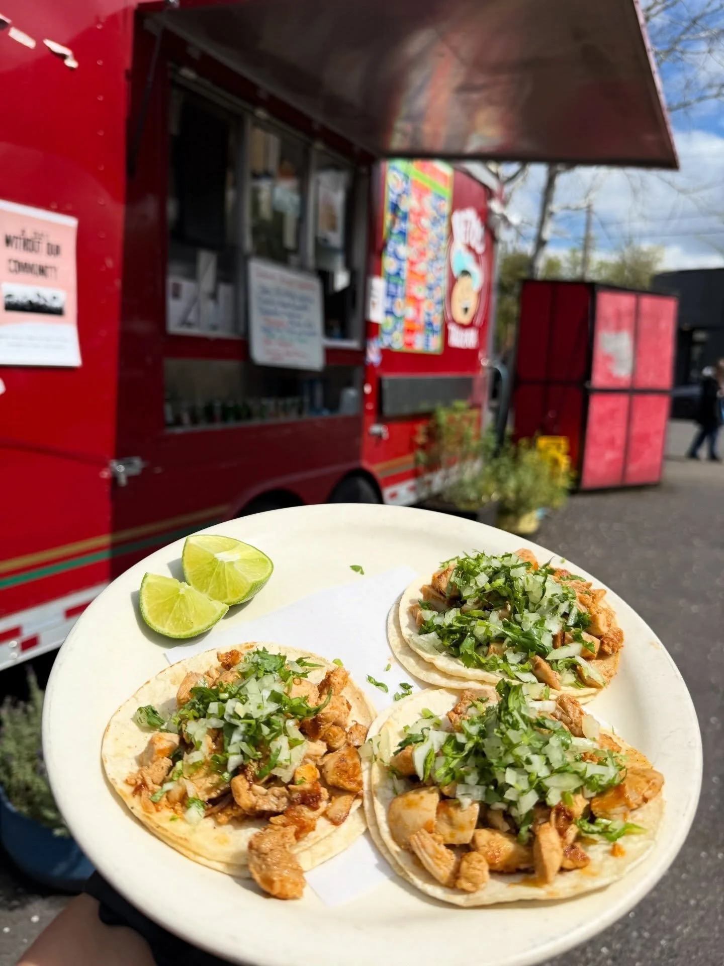 Who else is enjoying the sun is out this morning?! Stop by today for your fav tacossssss ✨