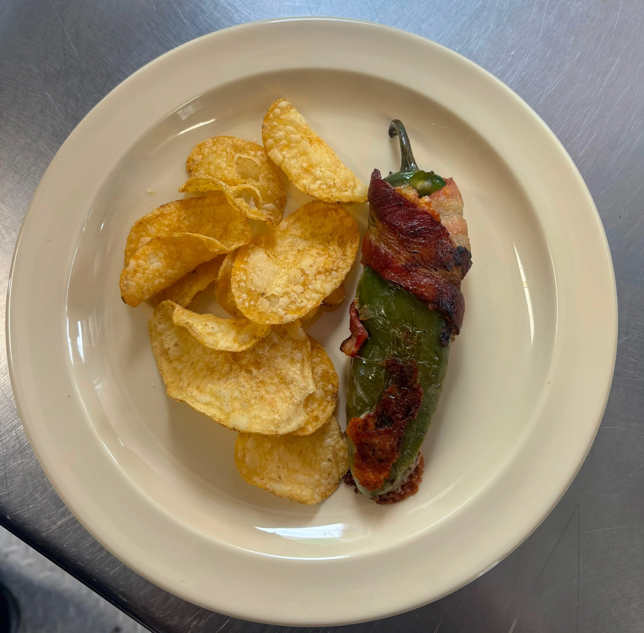 Specials happening at our Hollywood location 🎉✨

Jalape&ntilde;o Poppers and choice of meat Nachos

📍 1607 NE 41st Ave
Portland, OR  97232