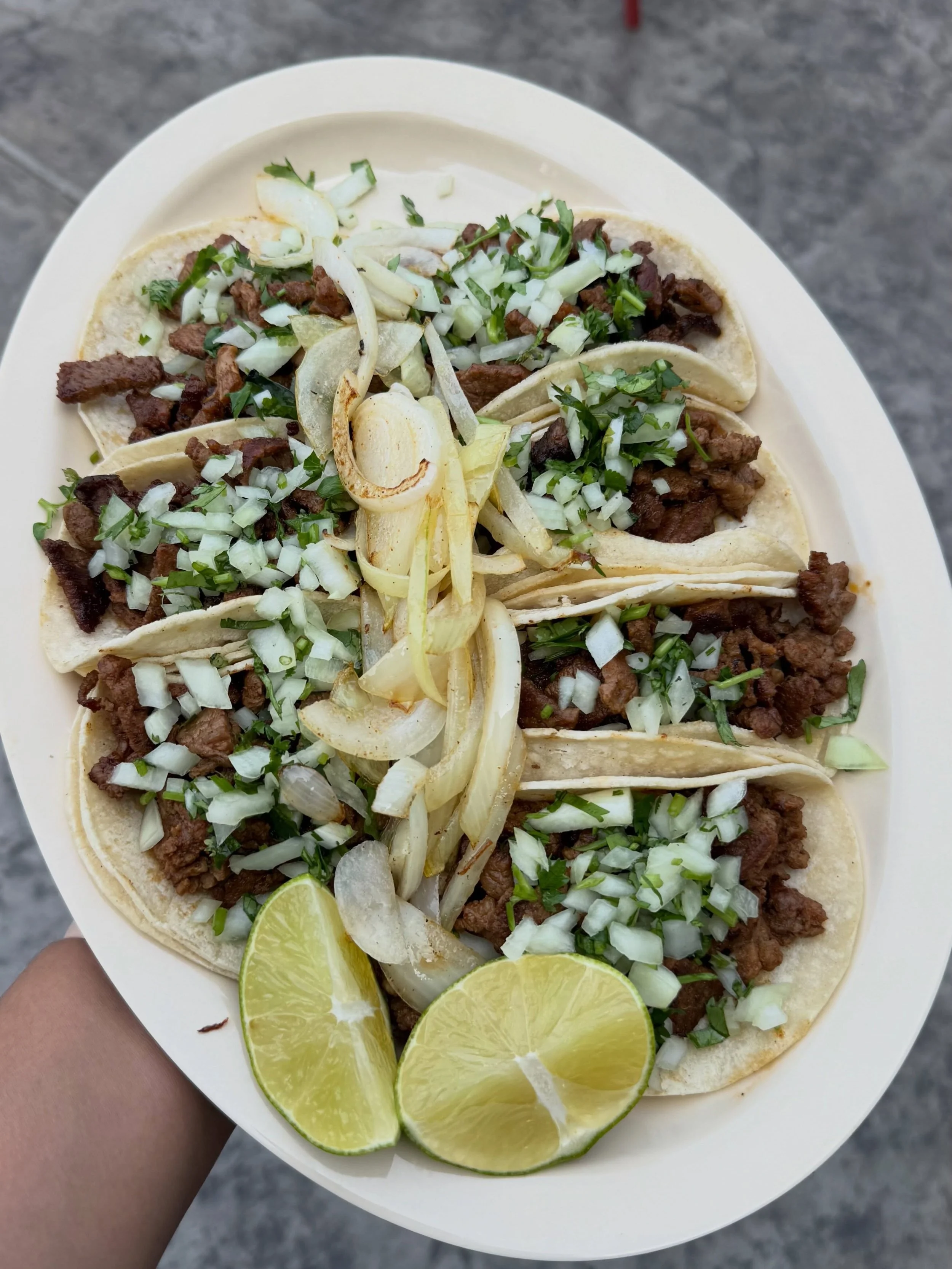 It&rsquo;s Monday and we have sunny weather all week! A good way to start our week is by enjoying your fav tacos ✨🙌🏽