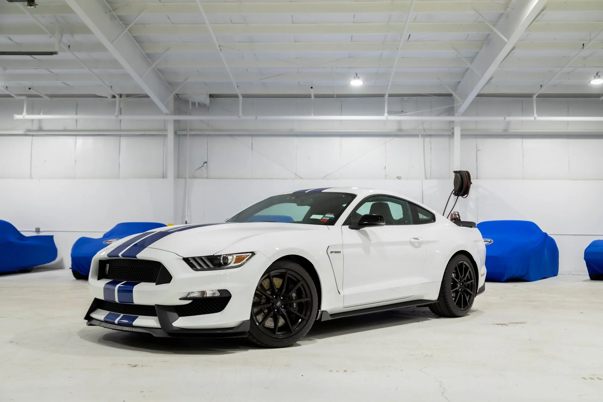 26_MWNY_2017-Ford-GT350-7220.jpg
