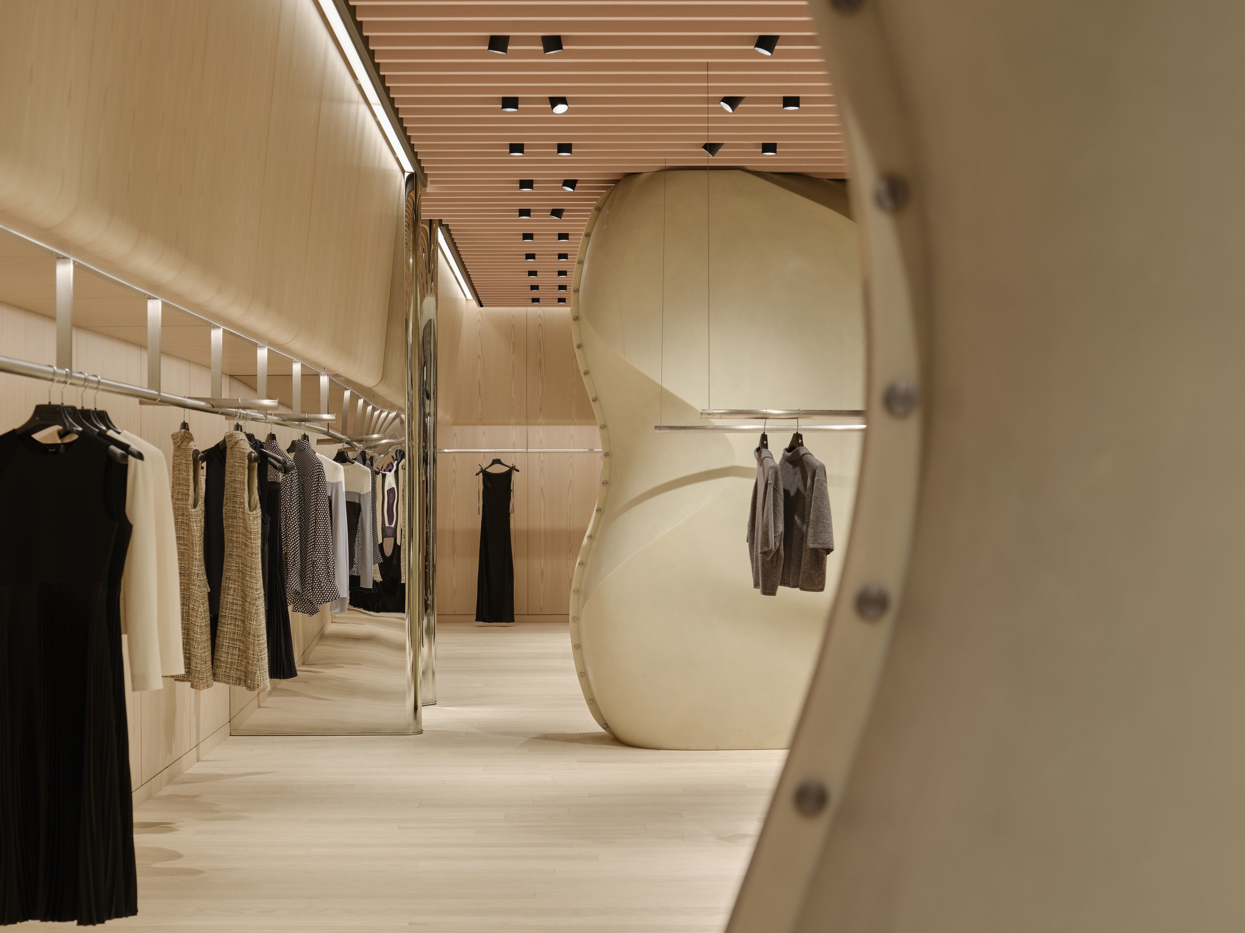 Studio Paolo Ferrari_Holt Renfrew Bloor 3F_ (37).jpg