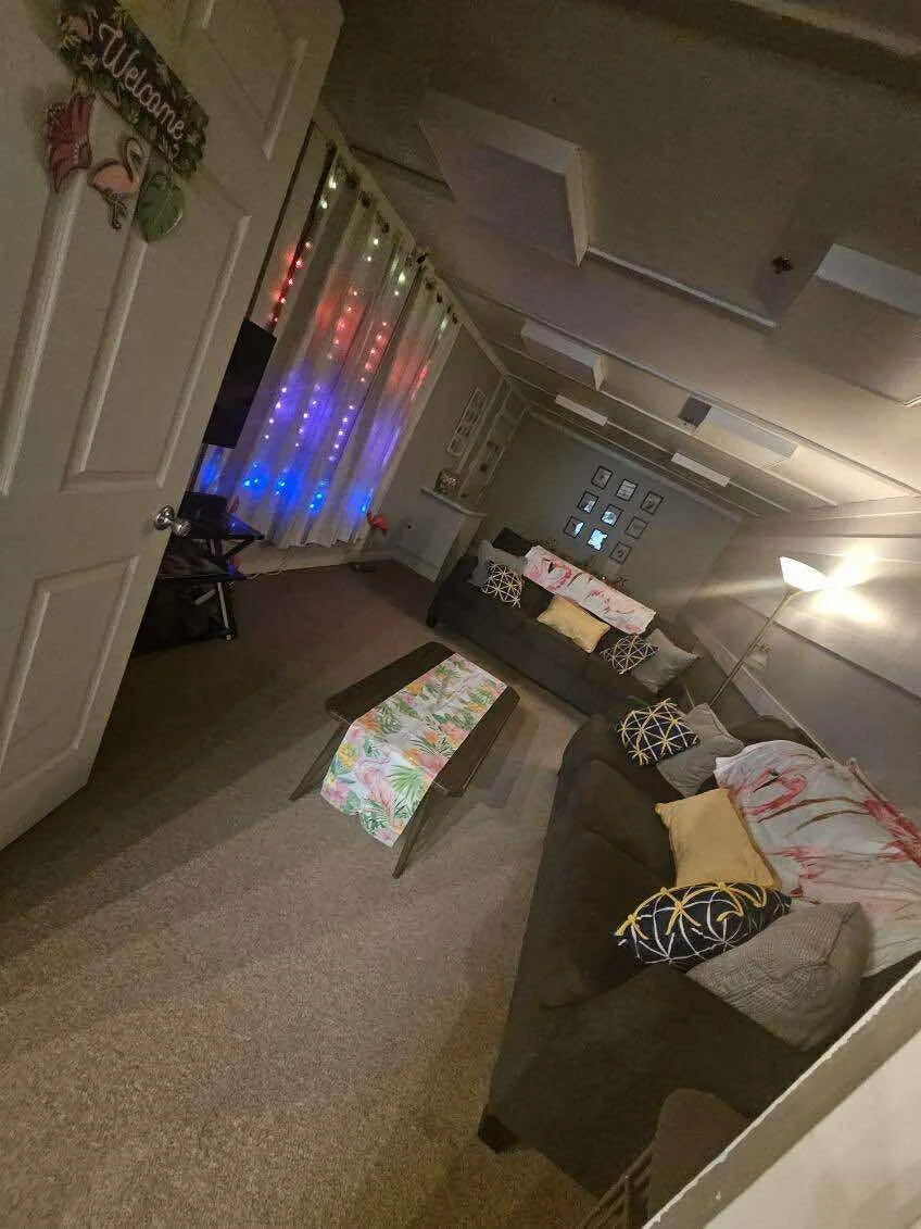 summer party room.jpg