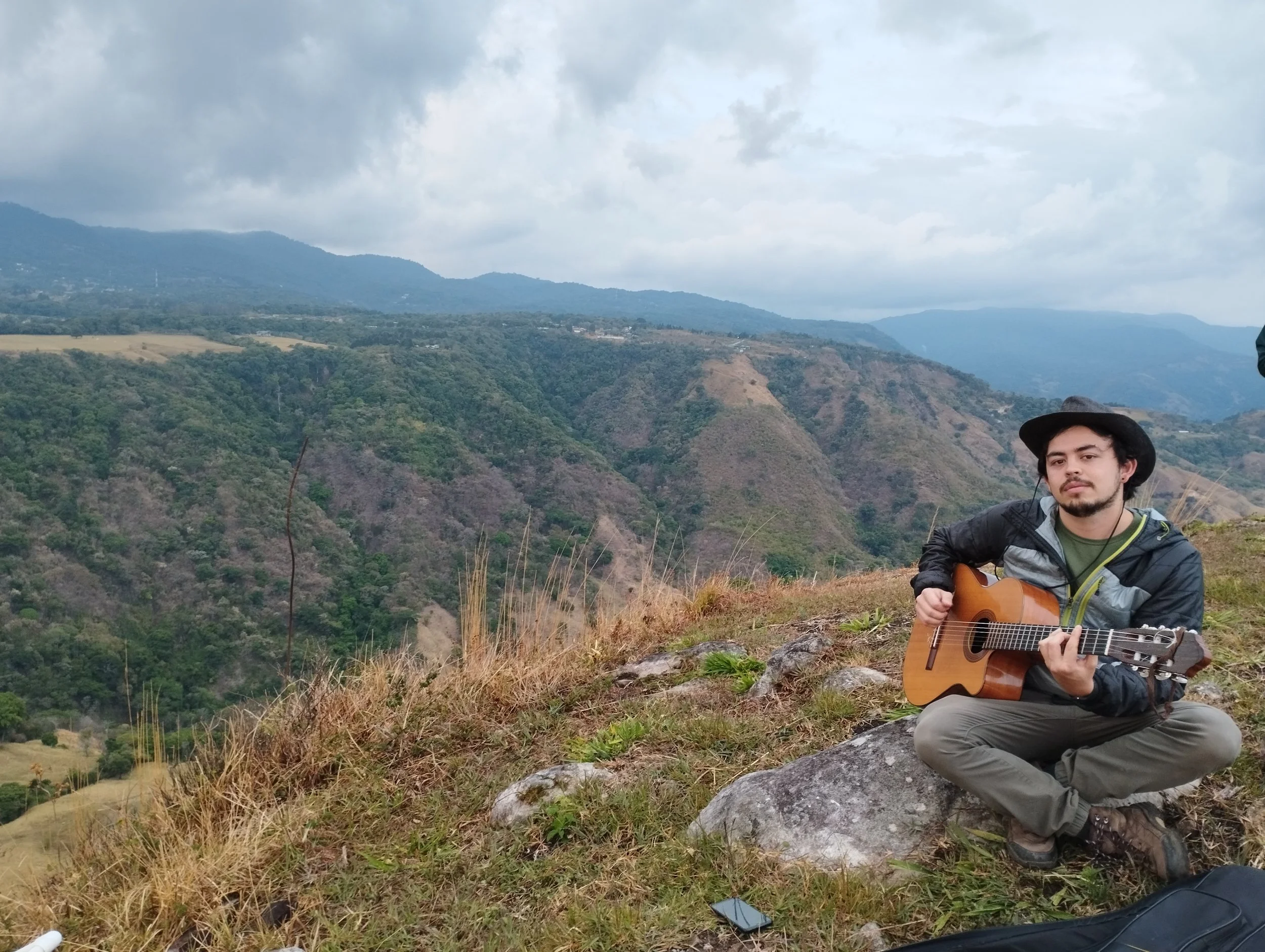 Happy Hour: Álvaro Vega-Hidalgo