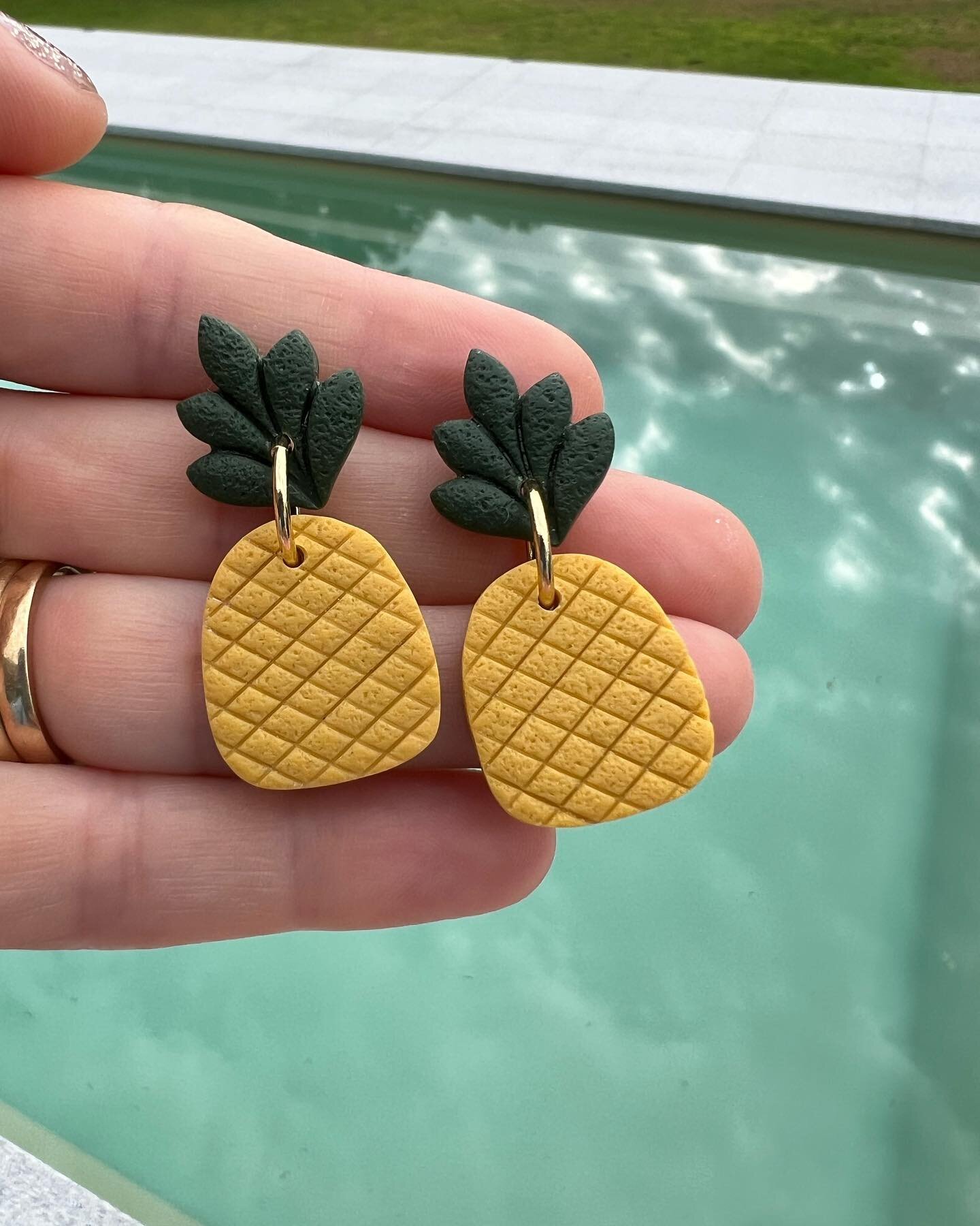 NEW Pineapple 🍍 🍍🍍 design.
I have had many requests to make pineapple earrings again. 
After a recent request from a group of parents wanting to put together a teacher gift, I decided it was time 👏🏻
What do you think of our new pines ?? 
I love 