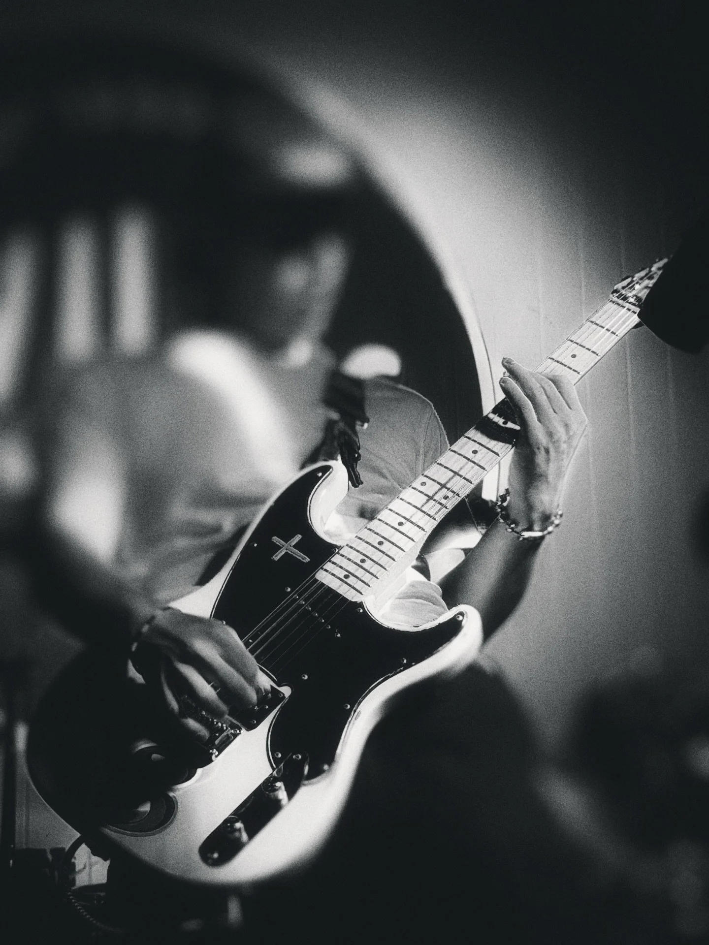 LH 4 ever
@lavenderhouseatl 
.
.
.
.
.
#guitar #musicianlife #concertphotography #altrock