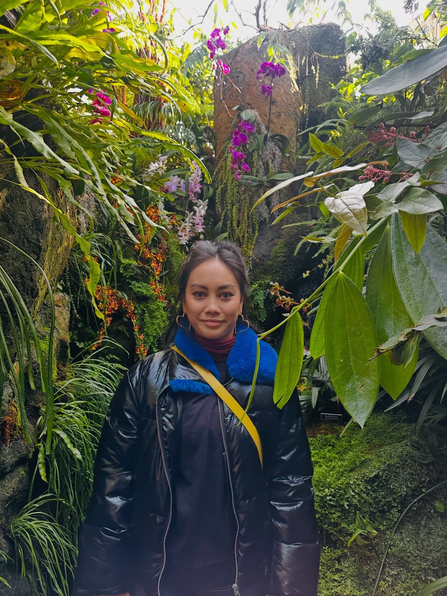 The fog this morning is reminding me of San Francisco 🥹💐🌺 who I am through the lens of @emoreno3393 #wcw #orchid #nyc