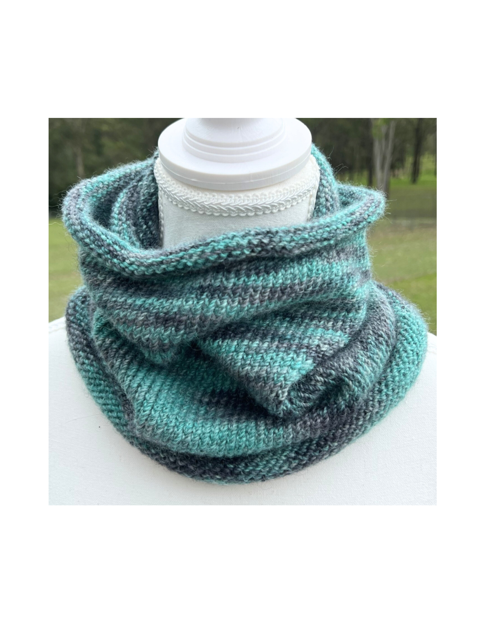 Adagio Mills Knitting Pattern: “Love at First Cowl”