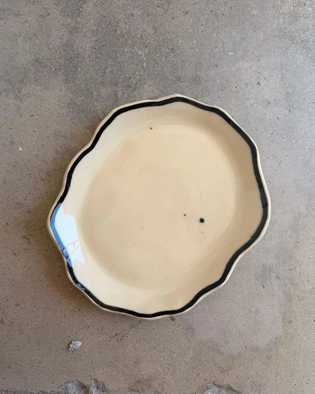 SAMPLE Florence Dinner Plate with Black Line
