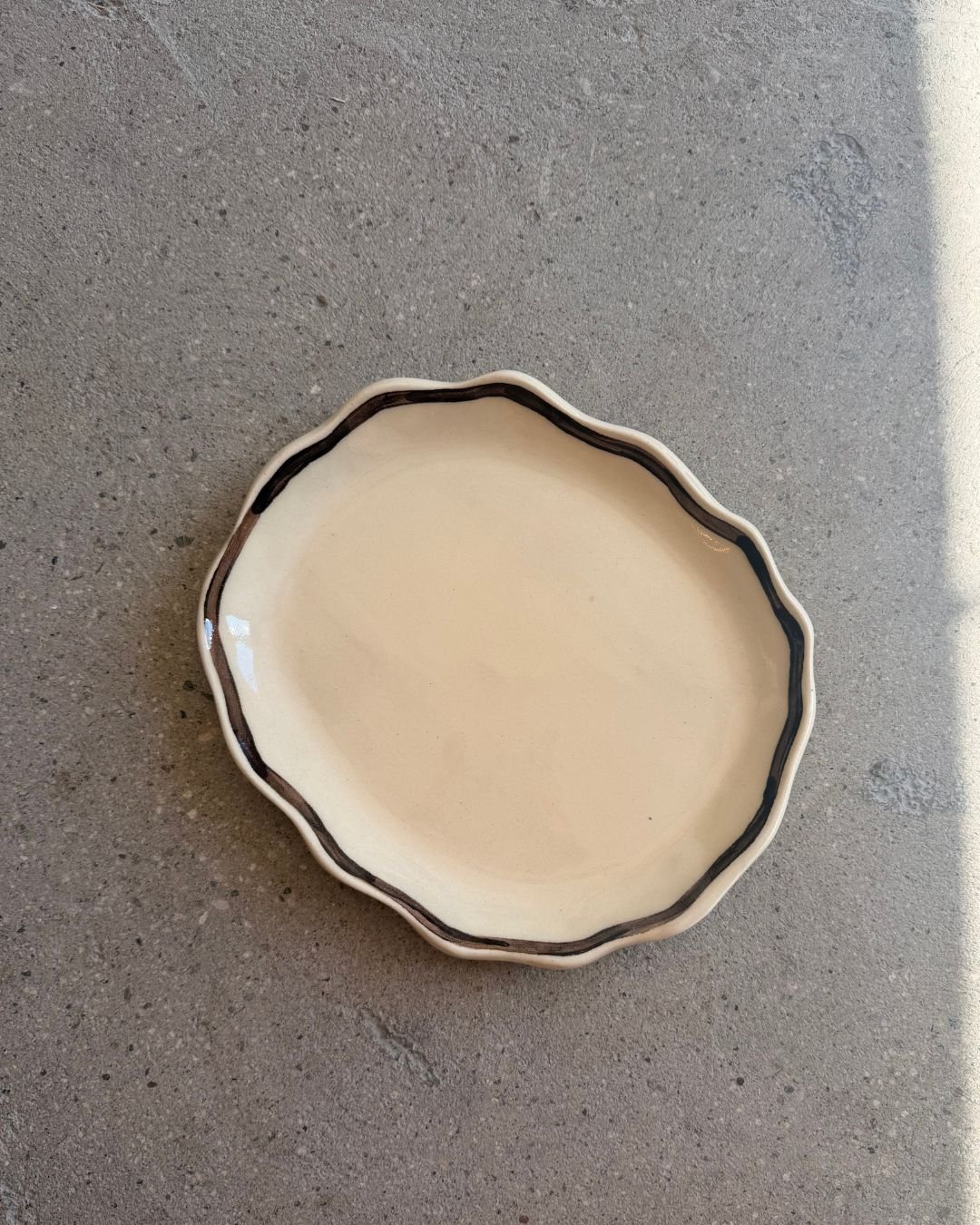 SAMPLE Florence Petite Plate with Brown Line