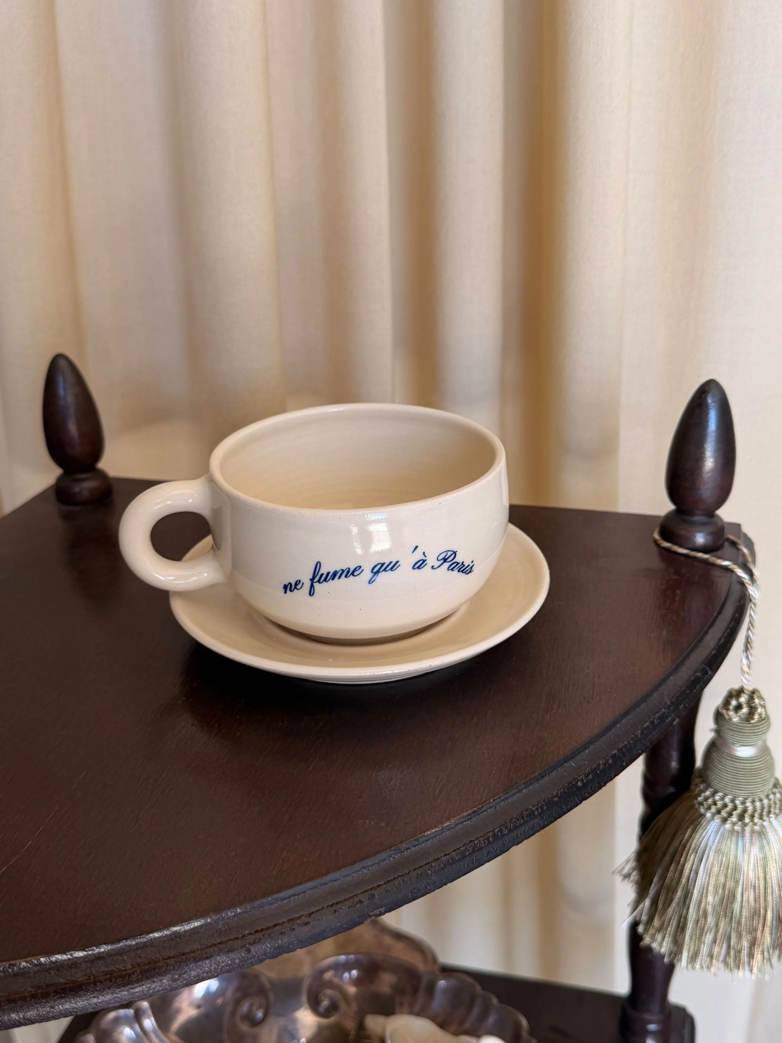 ne fume qu' à Paris Café Mug