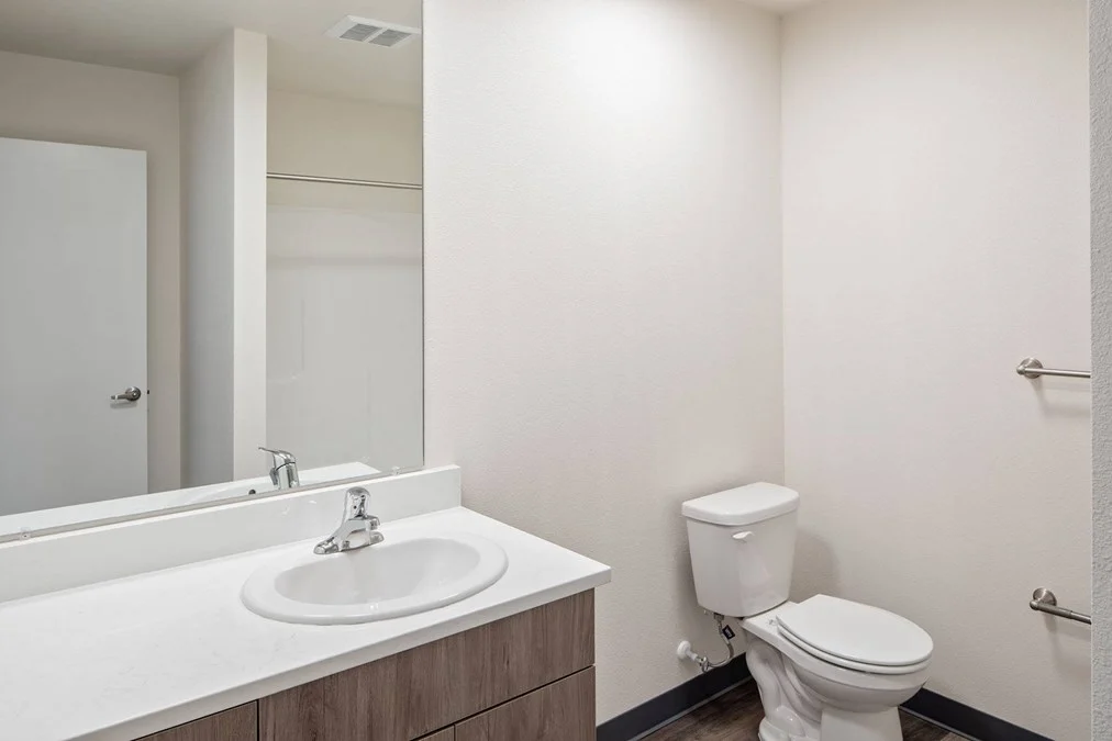 Claxter Crossing Bathroom.png