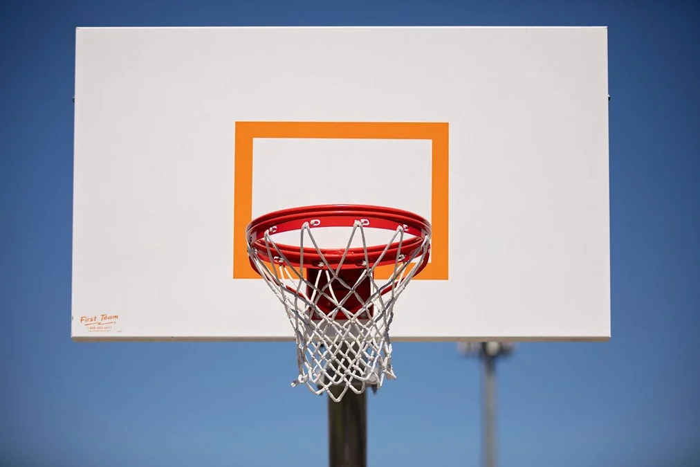 Claxter Crossing Basketball Hoop.png
