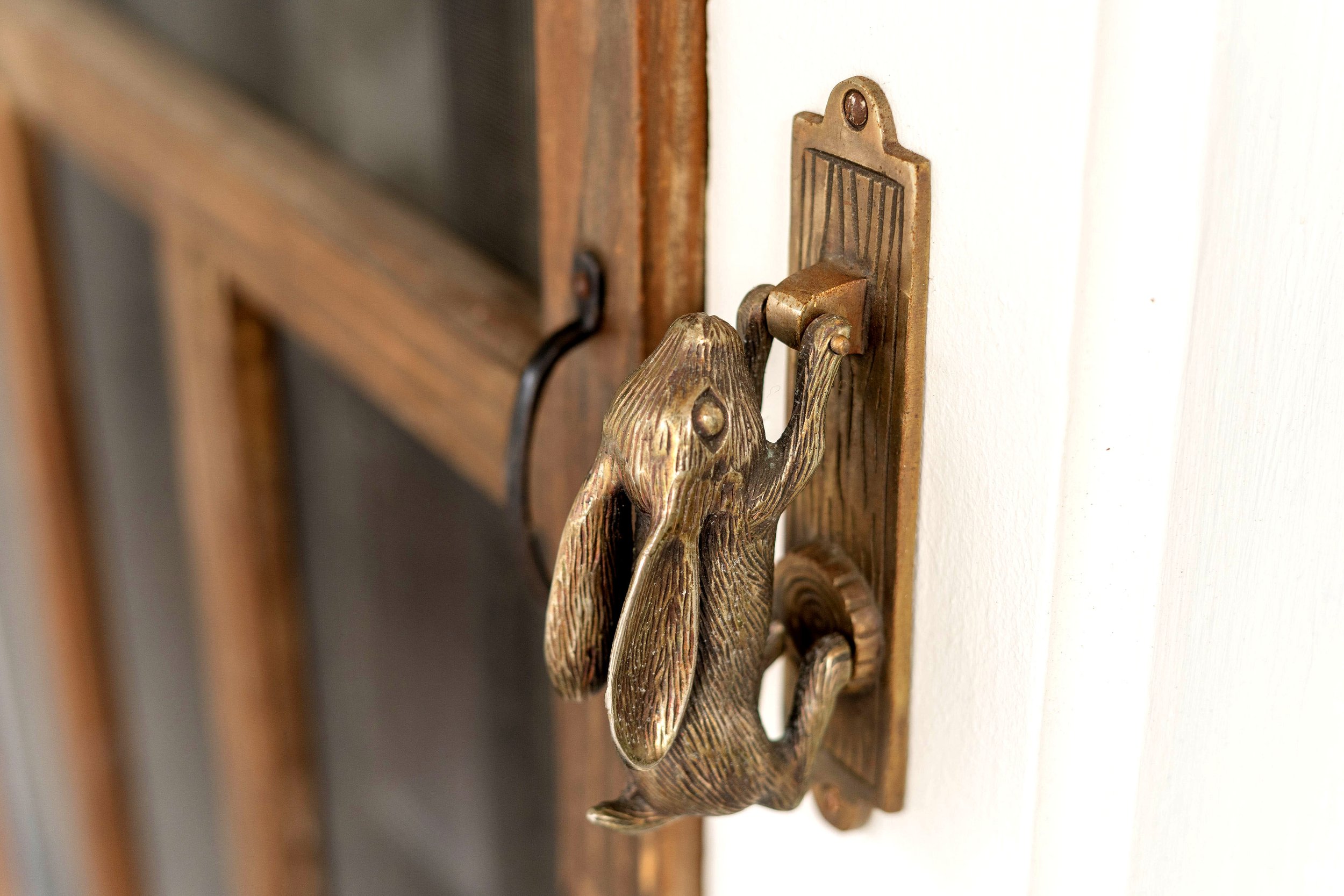 D_Doorknocker.jpg
