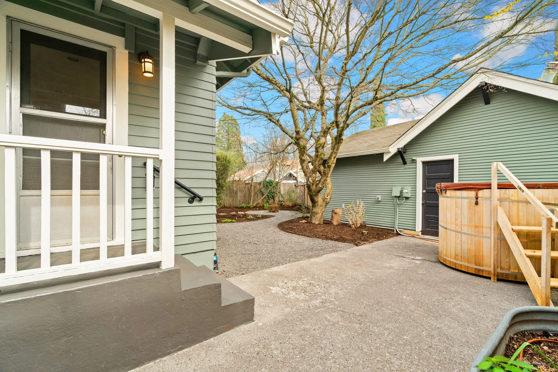 11_Backyard-B.jpg