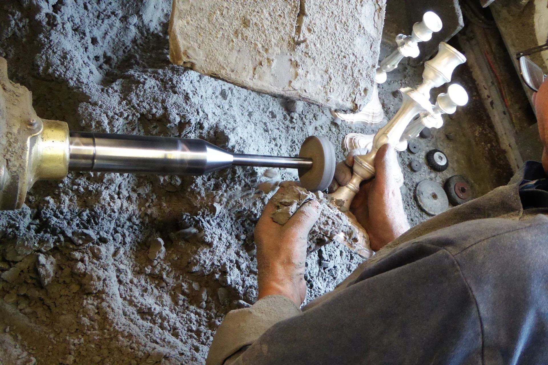 British-Silverware-Sand-Buffing-Factory.webp