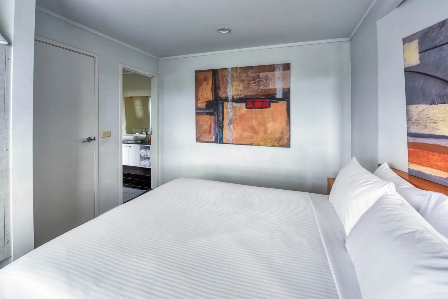 April 2019 Red Robin 005.jpeg