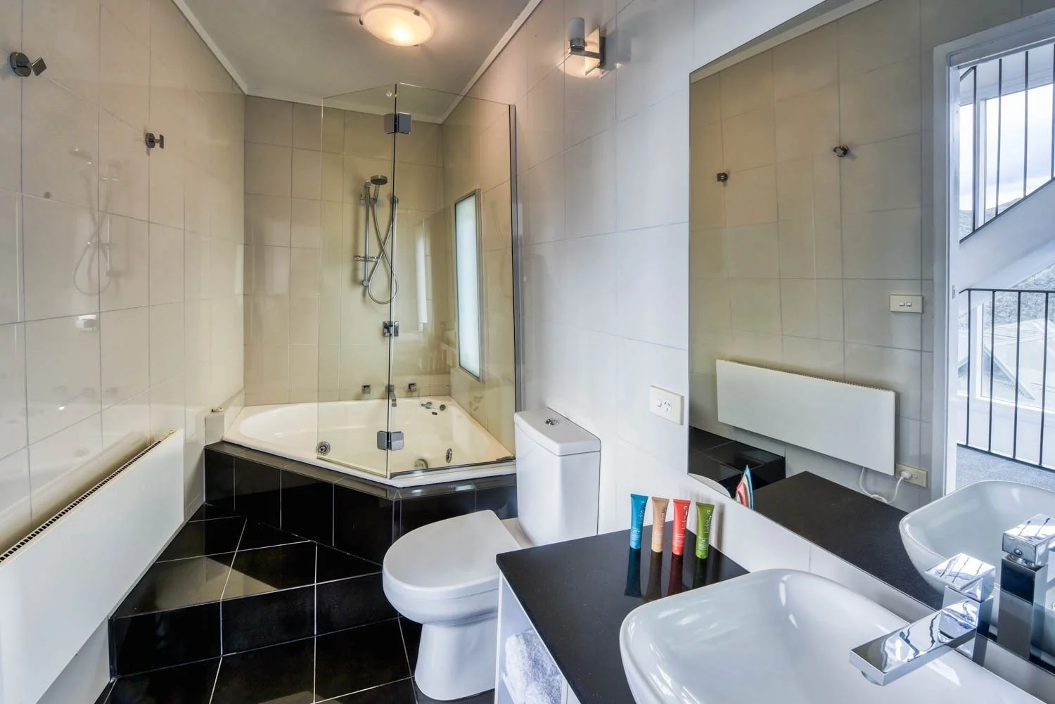 April 2019 Red Robin 003.jpeg