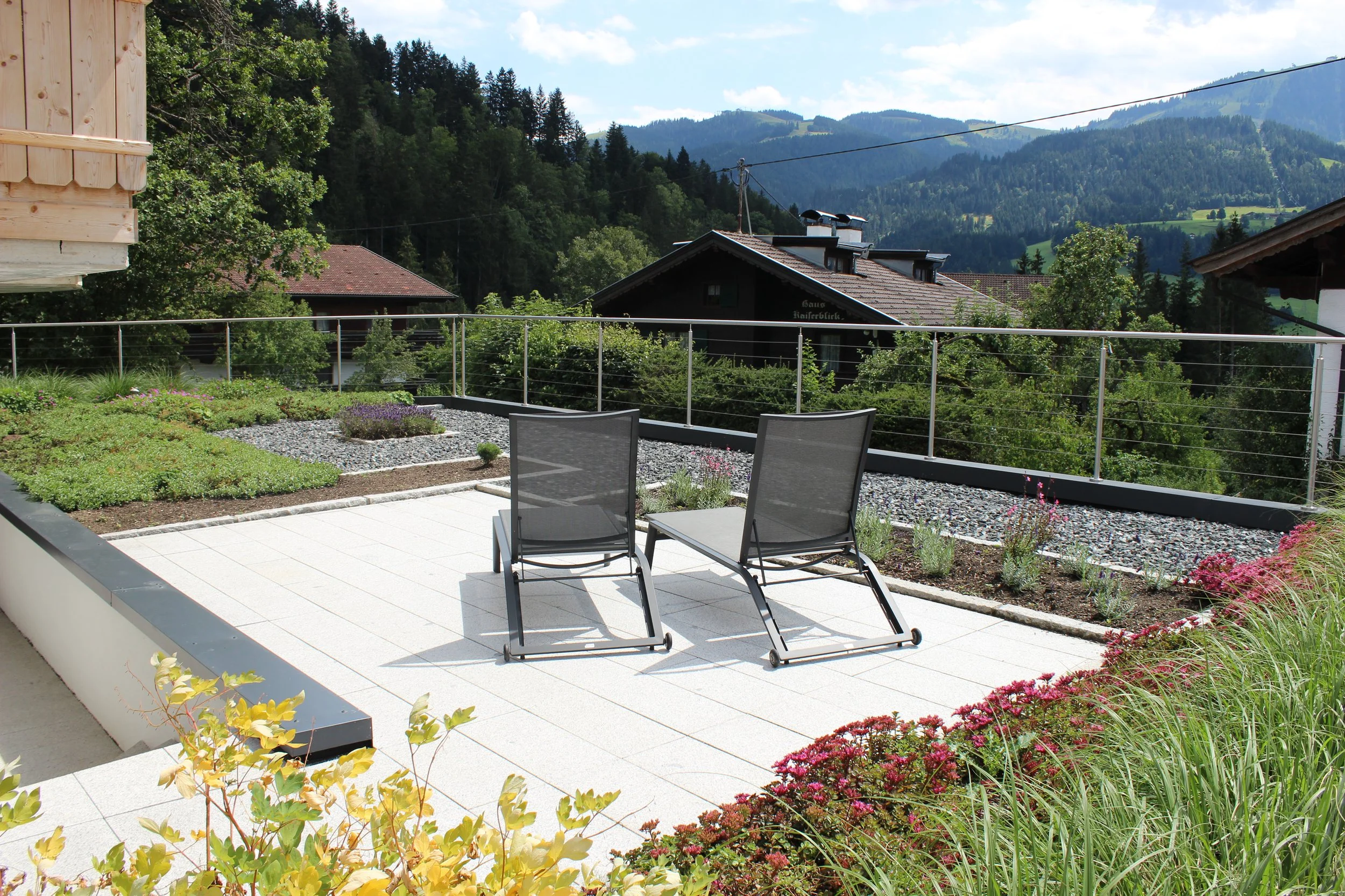 Oranssi project: wraparound deck