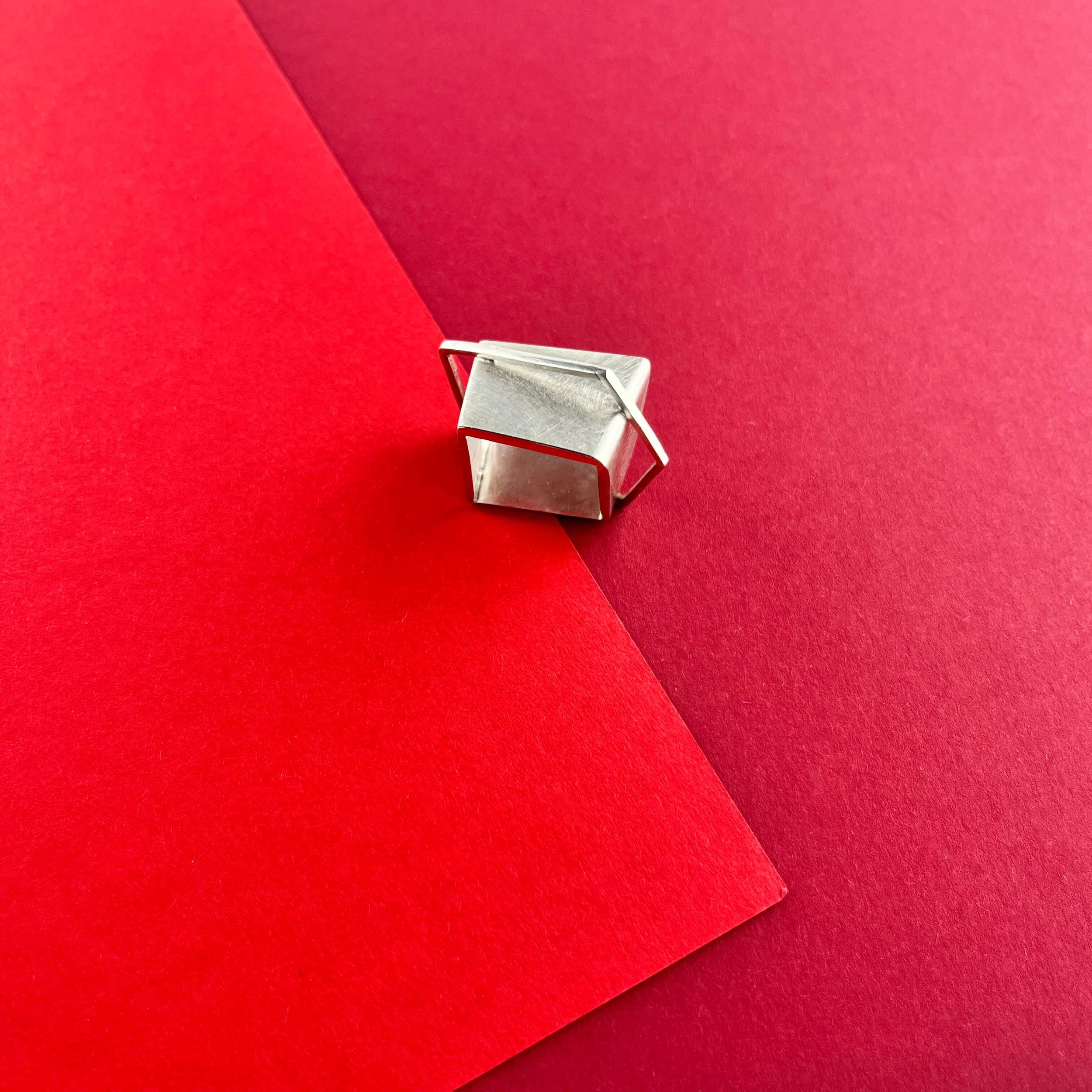 Handcrafted Geometric ring with Silver Band