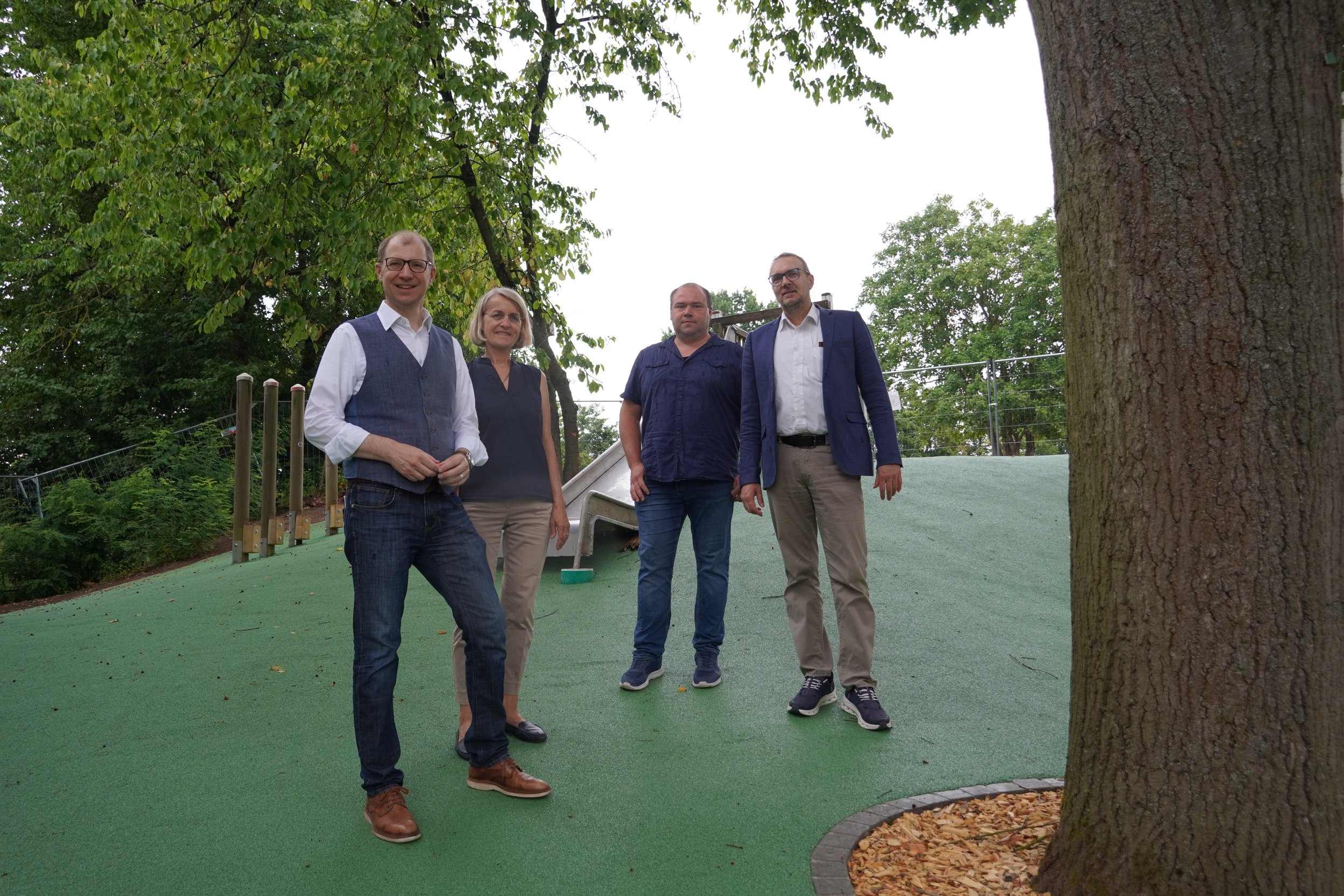 Schulbau im Wetteraukreis: Mehr Sicherheit, moderne Technik und neue Spielflächen