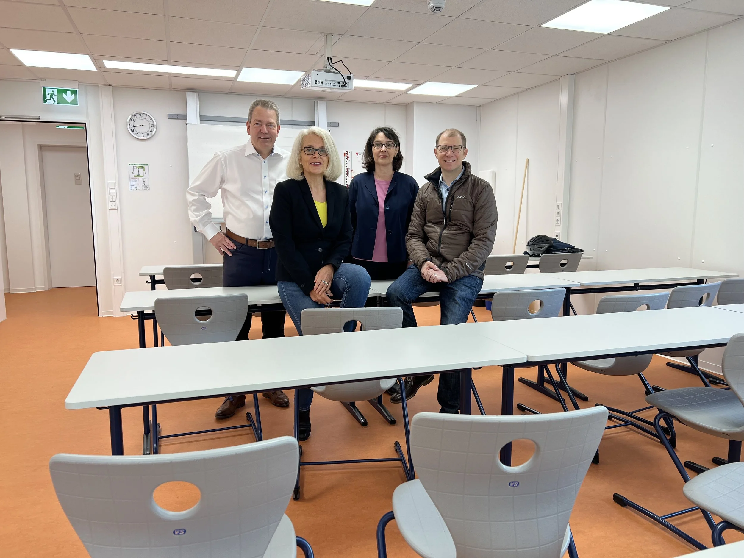 Neue Containeranlage sorgt für mehr Platz an der Kurt-Schumacher-Schule