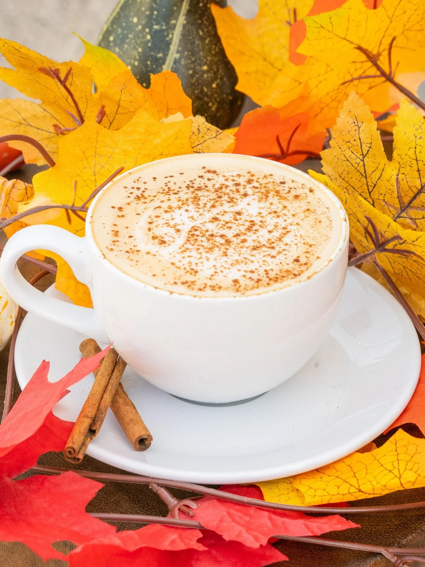 gbm 🤝 pumpkin spice season | our fall menu is out now!
🍁 sweater weather: maple spice and cinnamon oat milk latte topped with cinnamon powder | hot or iced
🍂 witchy woman: cranberry pomegranate italian soda | iced only and can be made with or wi