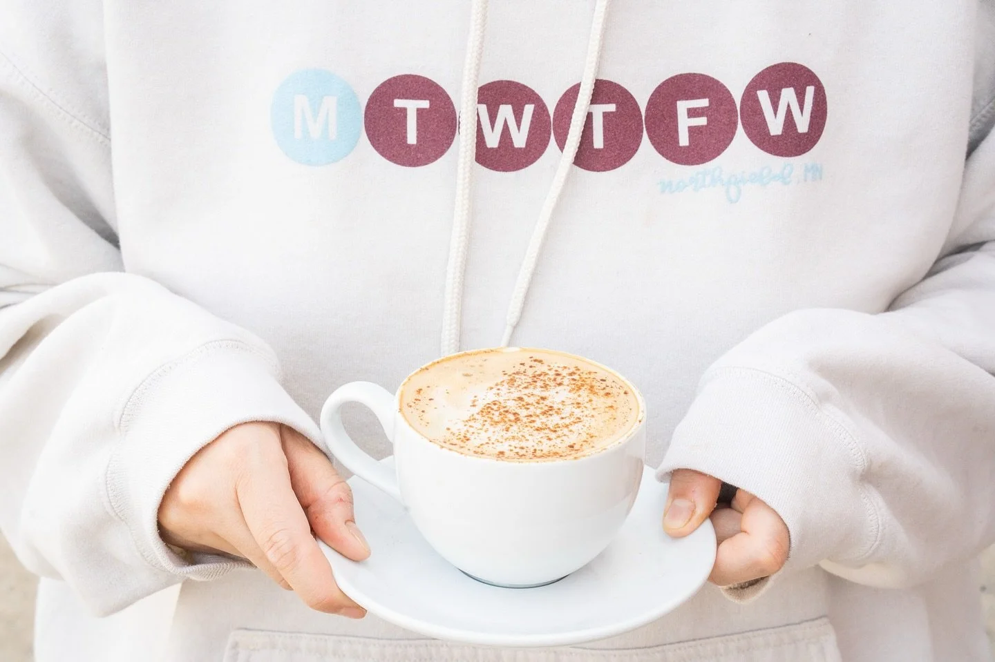 same time tomorrow? deal 🙂‍↕️🤝
📸: @mariahophotos