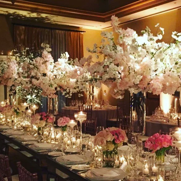 Winter wedding ? Did you know that the Cornish Candle Company make bespoke blends for special occasions...Match a gorgeous wedding gift for guests with the fragrance of your day. The blend is bespoke, chosen by you, and available to keep reordering a