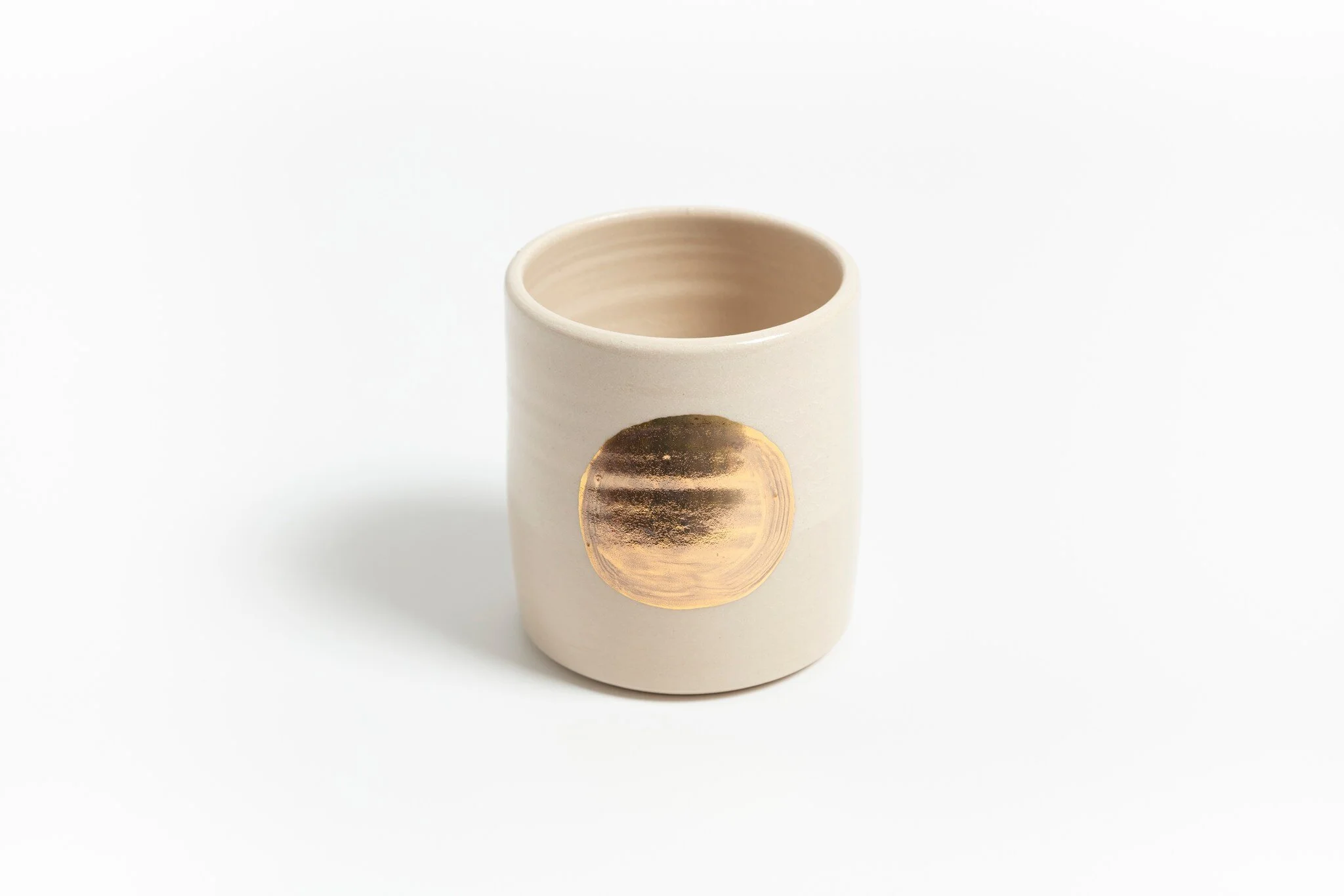 The Gold Dot. With only a few remaining from this range, it has proven a favourite. Available in any of our unique fragrance blends and made exclusively by @lauralaneceramics here in Cornwall. 
This week we have been pairing this container with our b