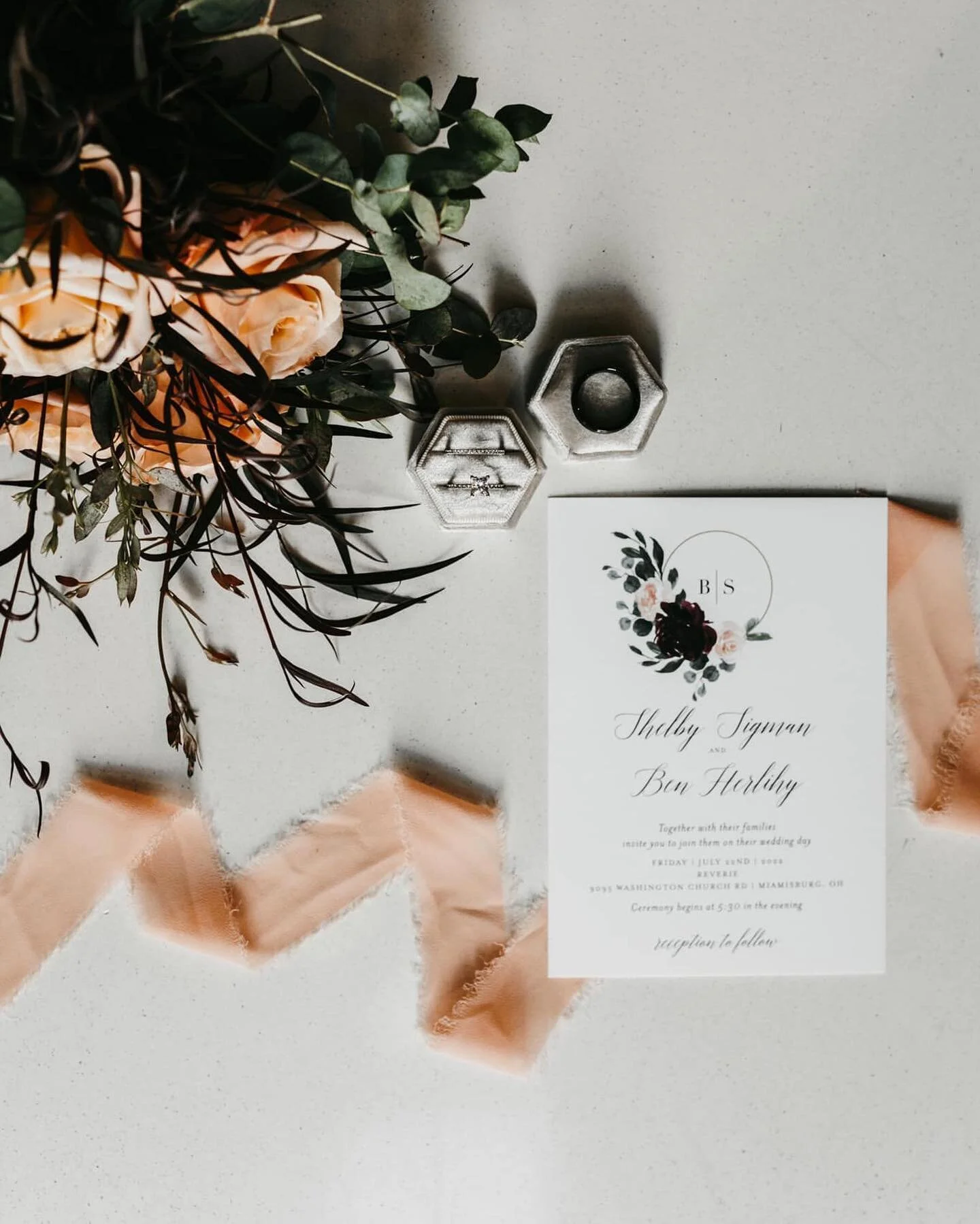 A little flat lay for your day 🤍
.
.
.

#reverieweddings #reveriedayton #southbrookchristianchurch #daytonvenue #daytonvenues #chapelceremony #outdoorweddingceremonies #daytonweddingvenue #daytonweddingvenues #daytonohioweddings #937weddings #weddin