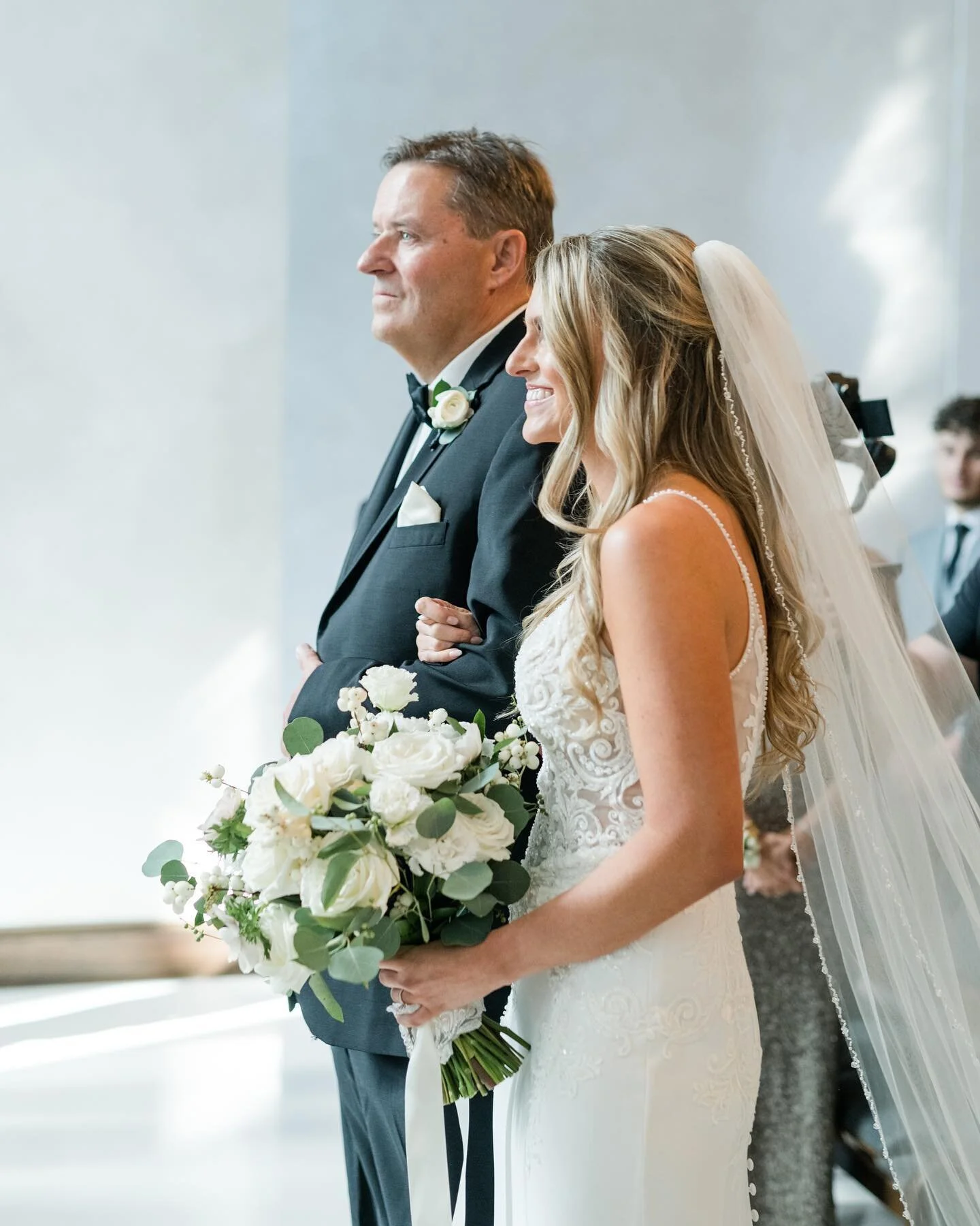 Did you know we work with some of the best florists around town? Meet just three of them who always bring joy to our days with their beautiful arrangements.

🌸: @woodfloralstudio 
💐: @flowermanflowers 
🌺: @floralvdesigns