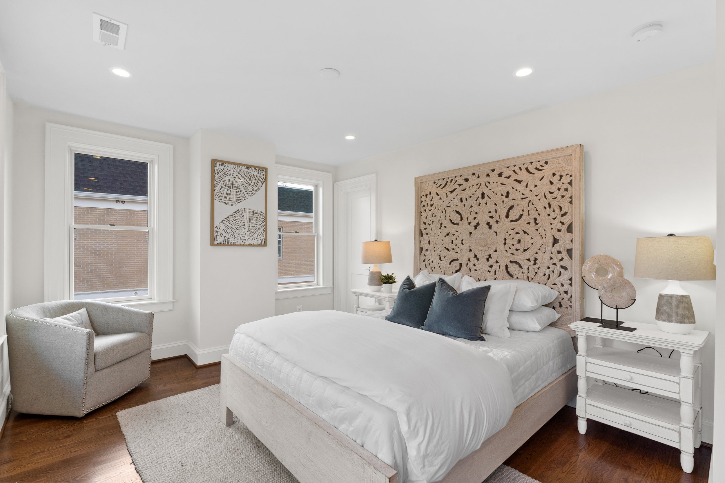 6704 Brookville Rd - 0002.jpg
