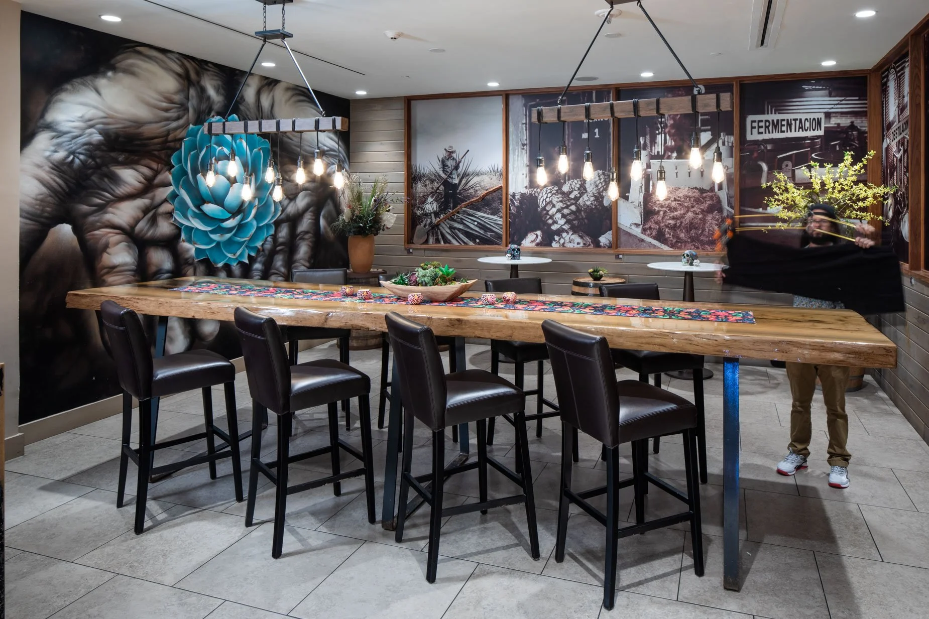 16 - FLLW_24_Chefs_Table_422.jpg