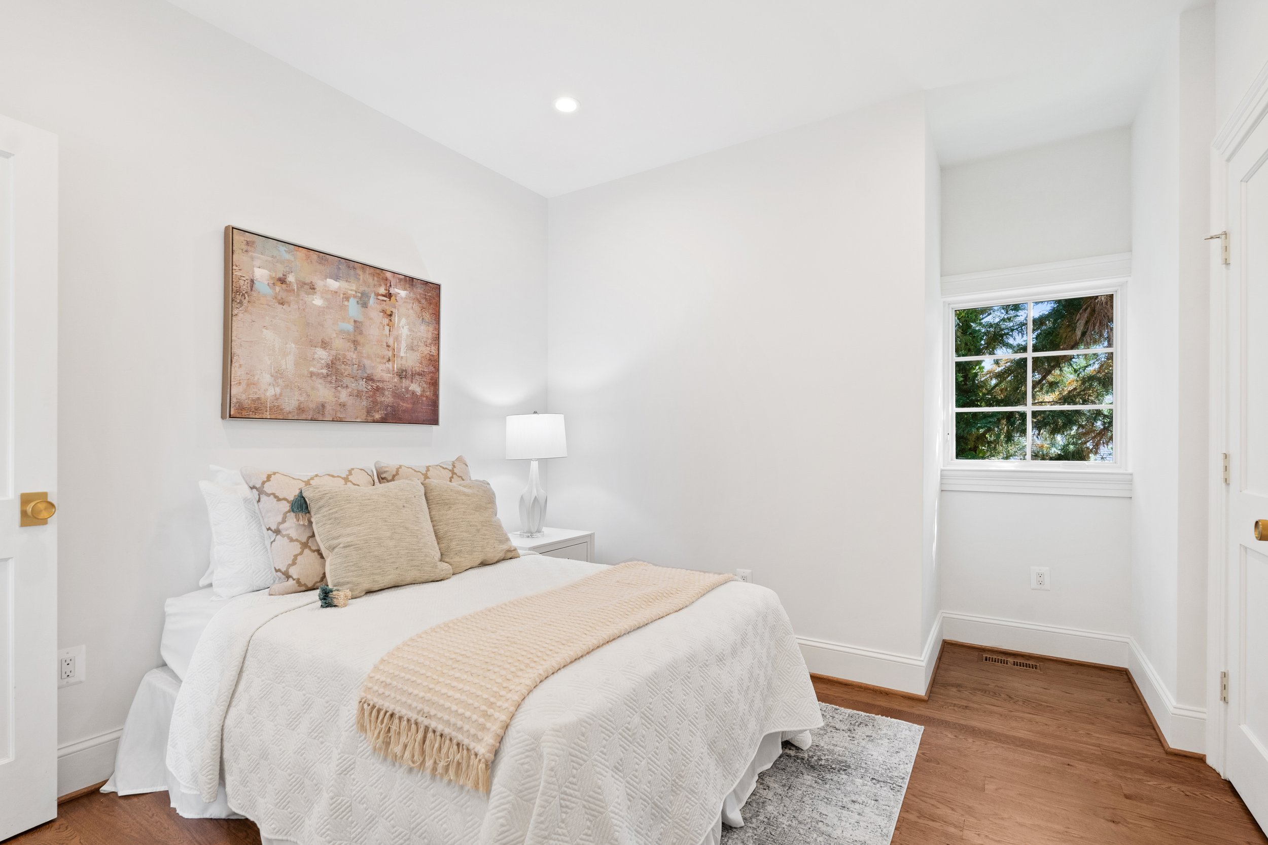 6702 Brookville Rd - 0059.jpg