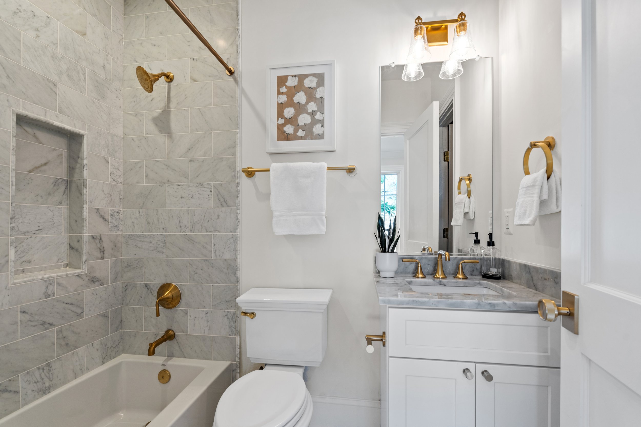 6702 Brookville Rd - 0041.jpg