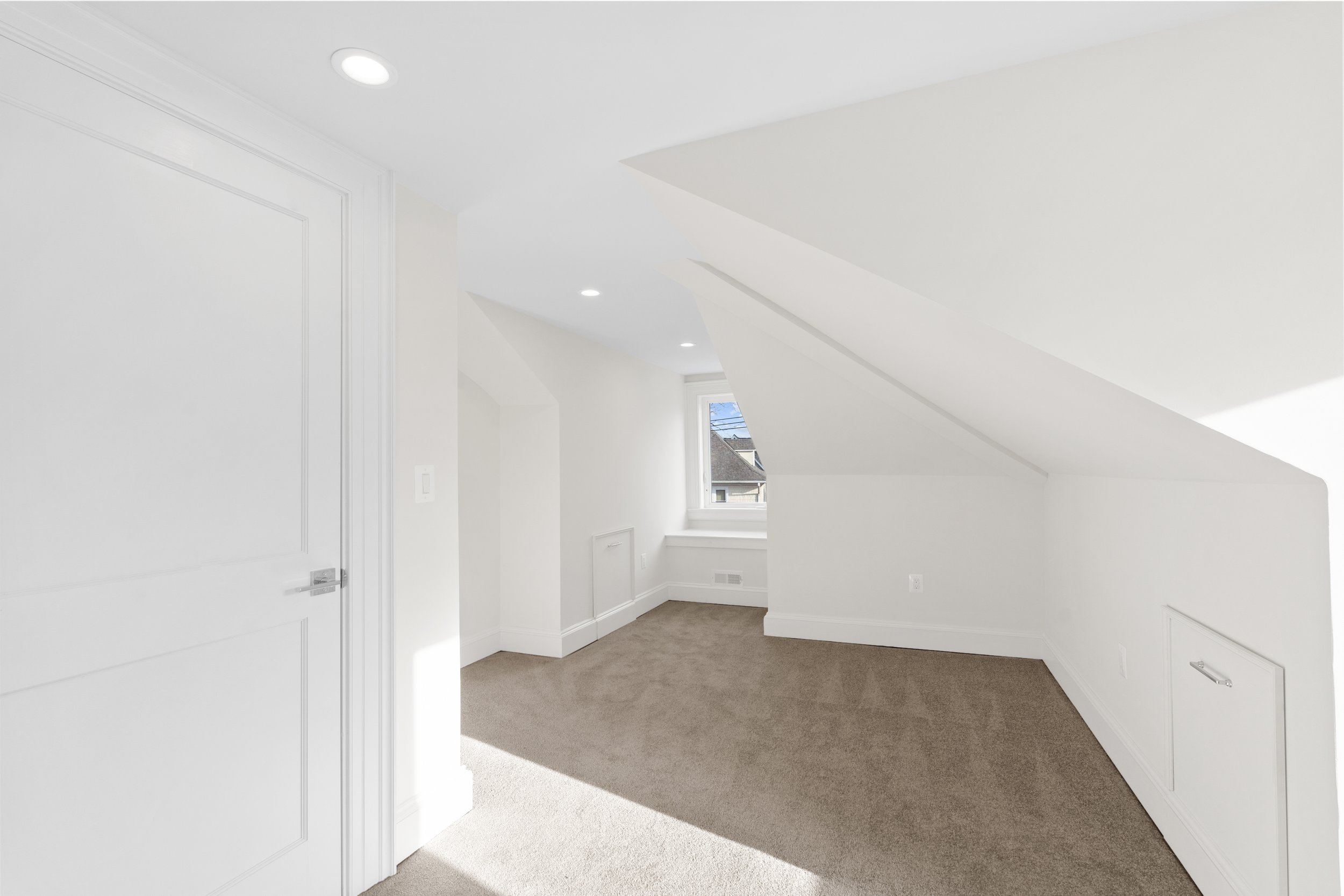 6704 Brookville Rd - 0032.jpg