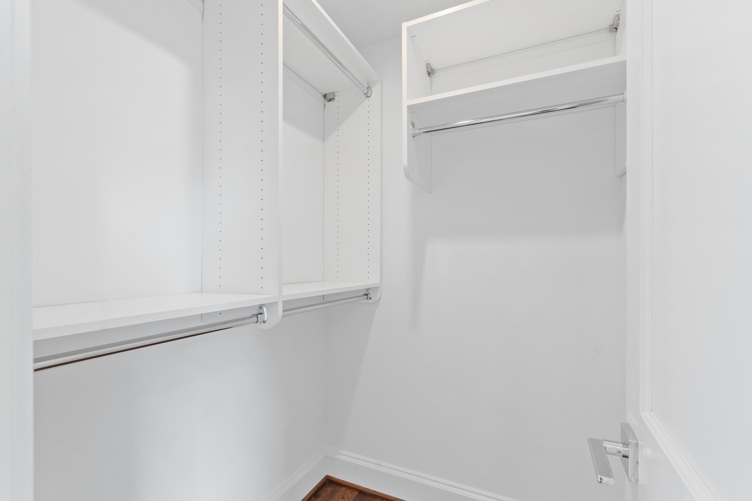 6704 Brookville Rd - 0016.jpg