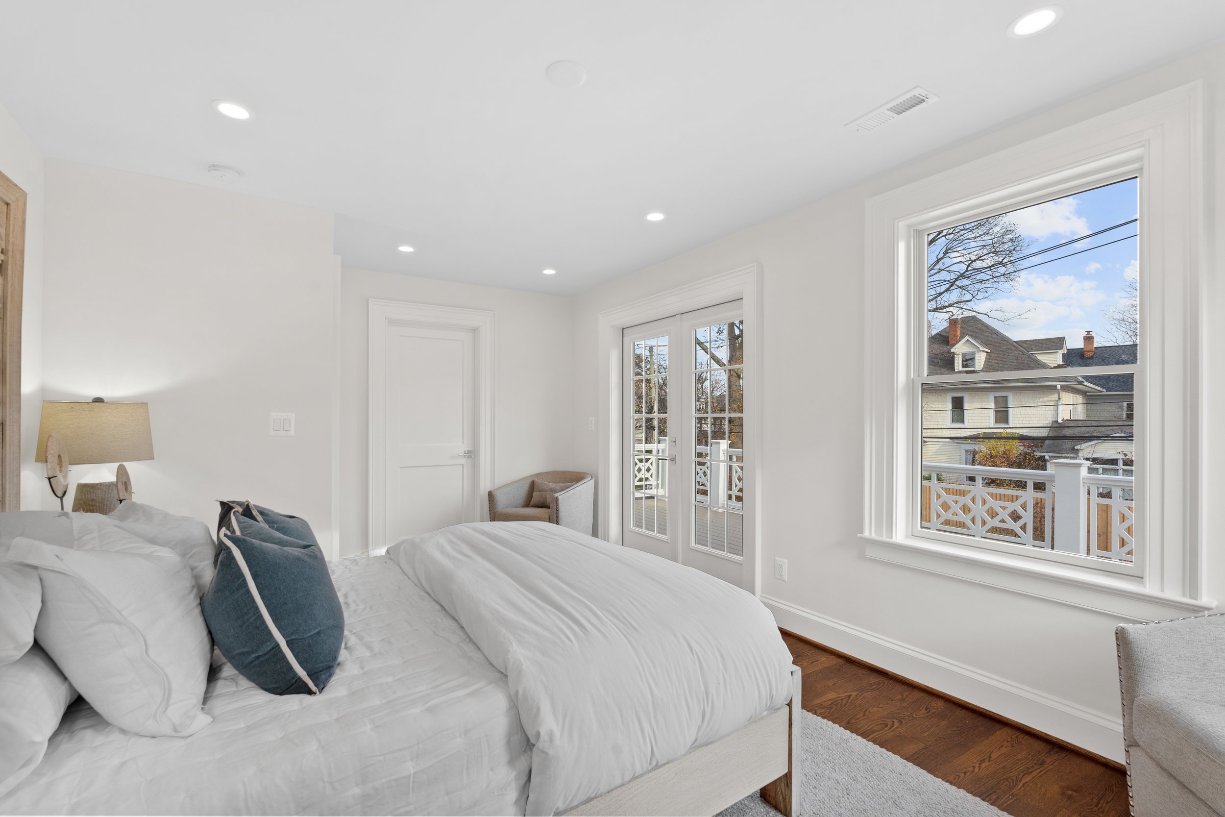 6704 Brookville Rd - 0003.jpg