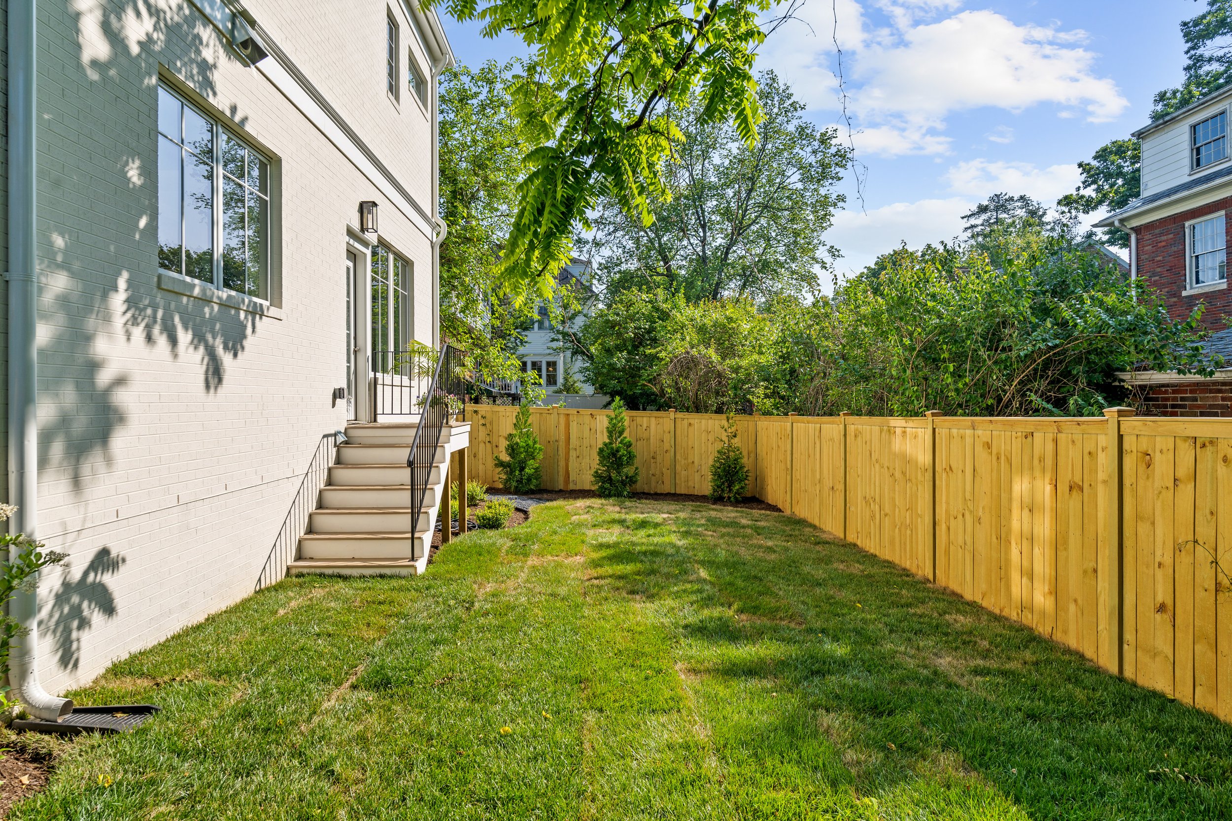 6702 Brookville Rd - 0117.jpg