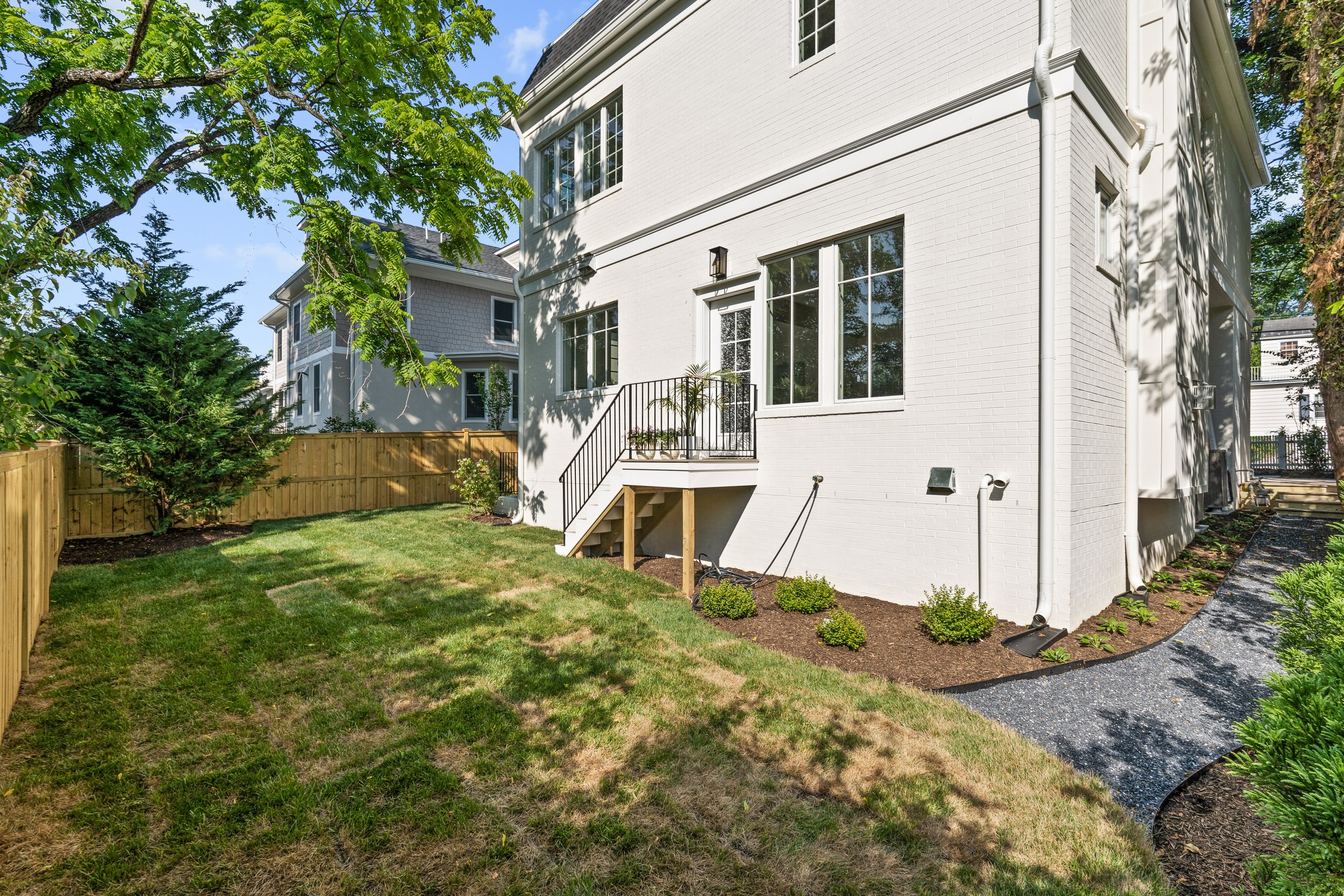 6702 Brookville Rd - 0119.jpg