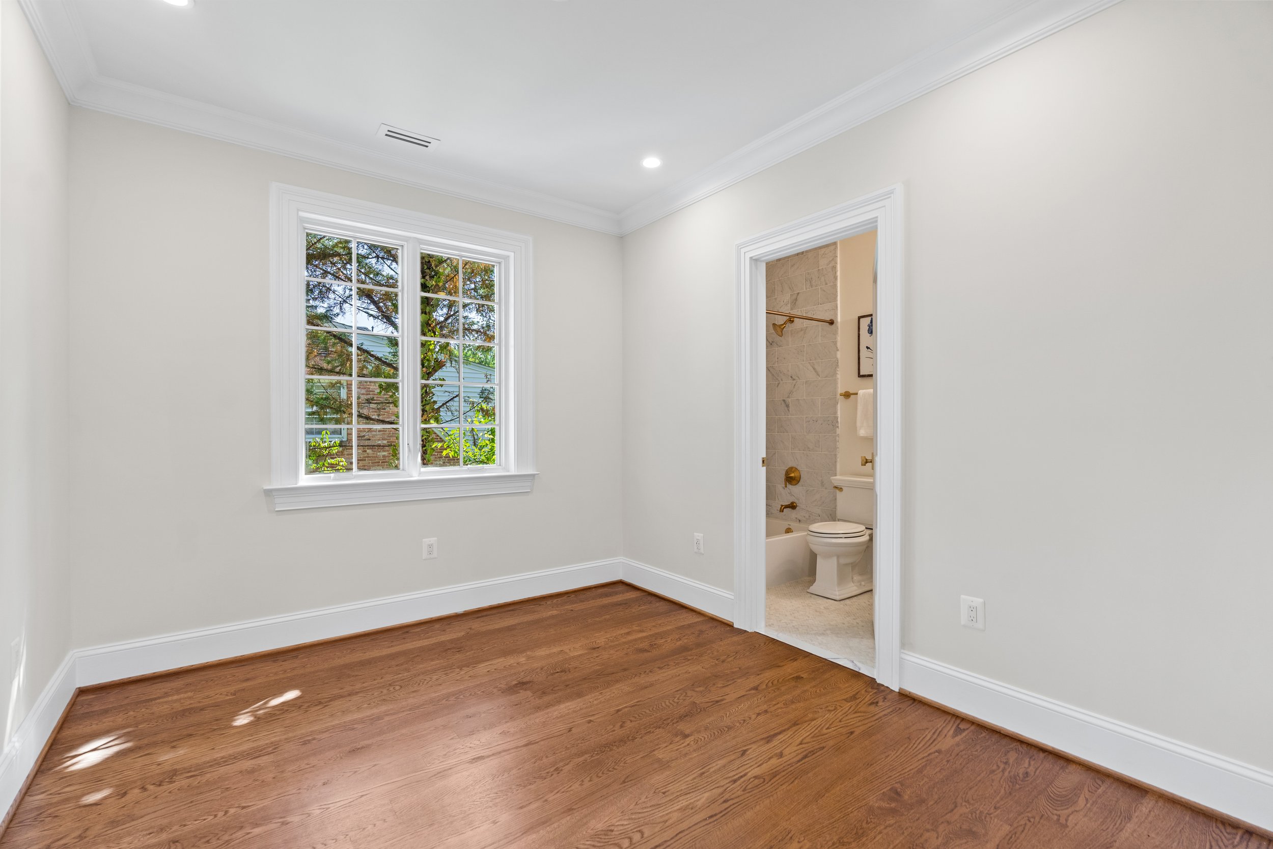 6702 Brookville Rd - 0044.jpg