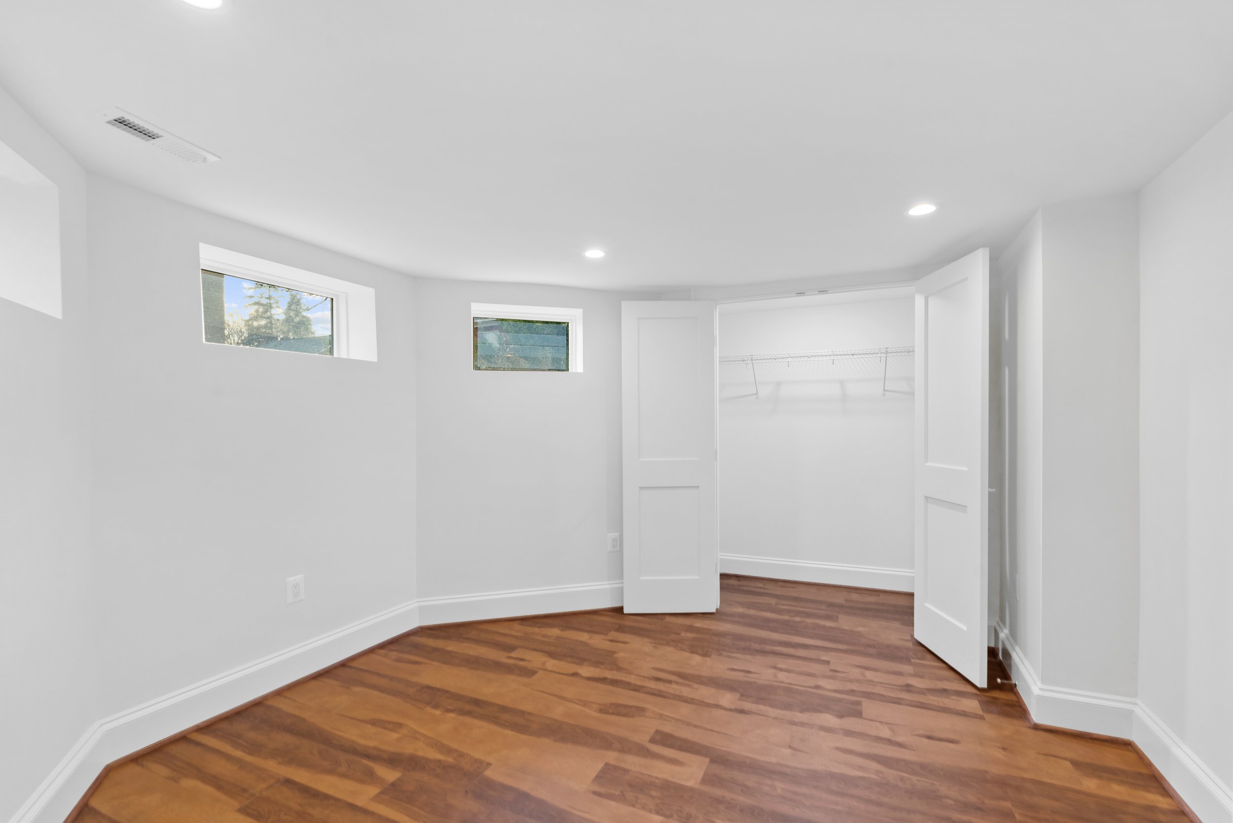 6704 Brookville Rd - 0050.jpg