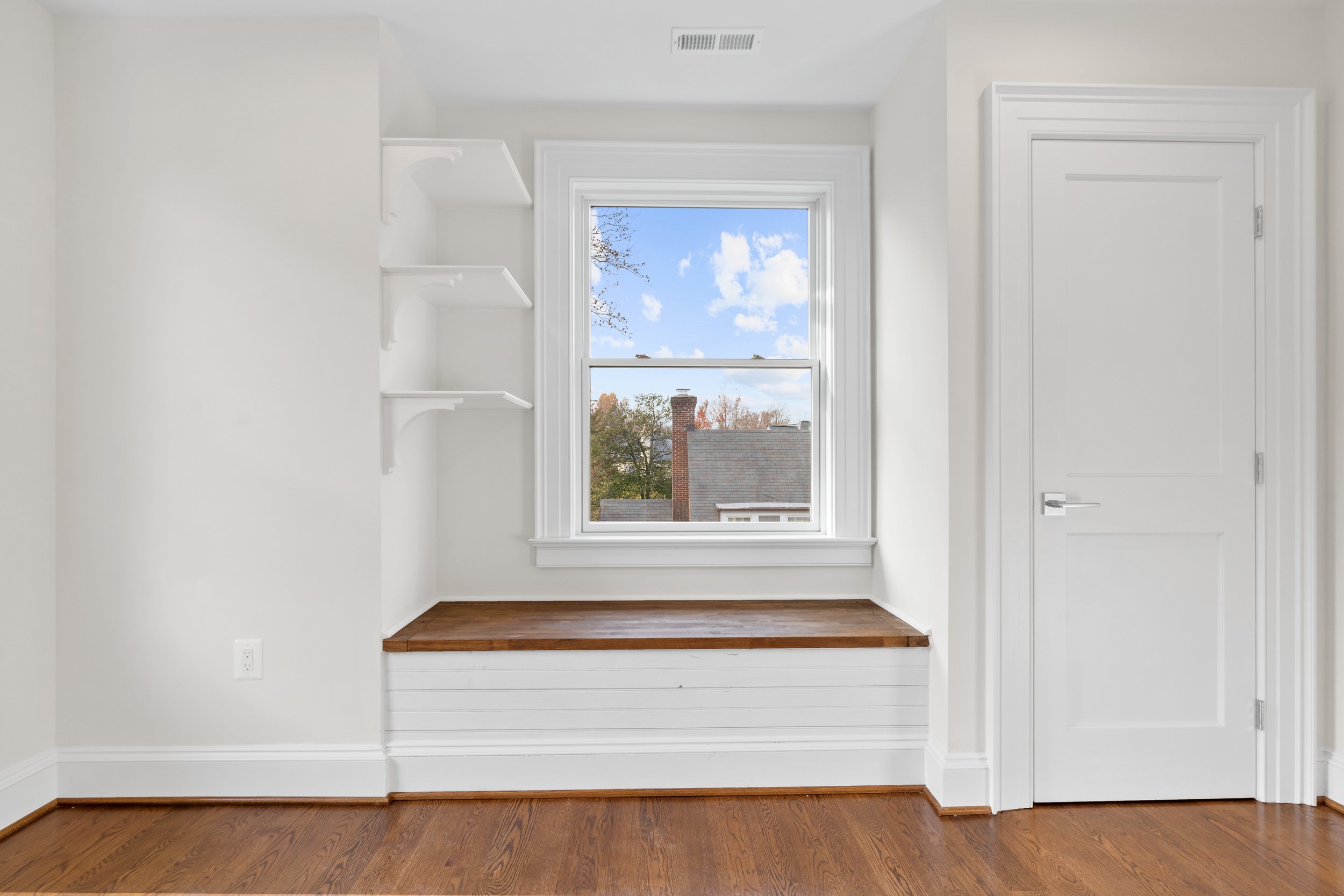 6704 Brookville Rd - 0018.jpg