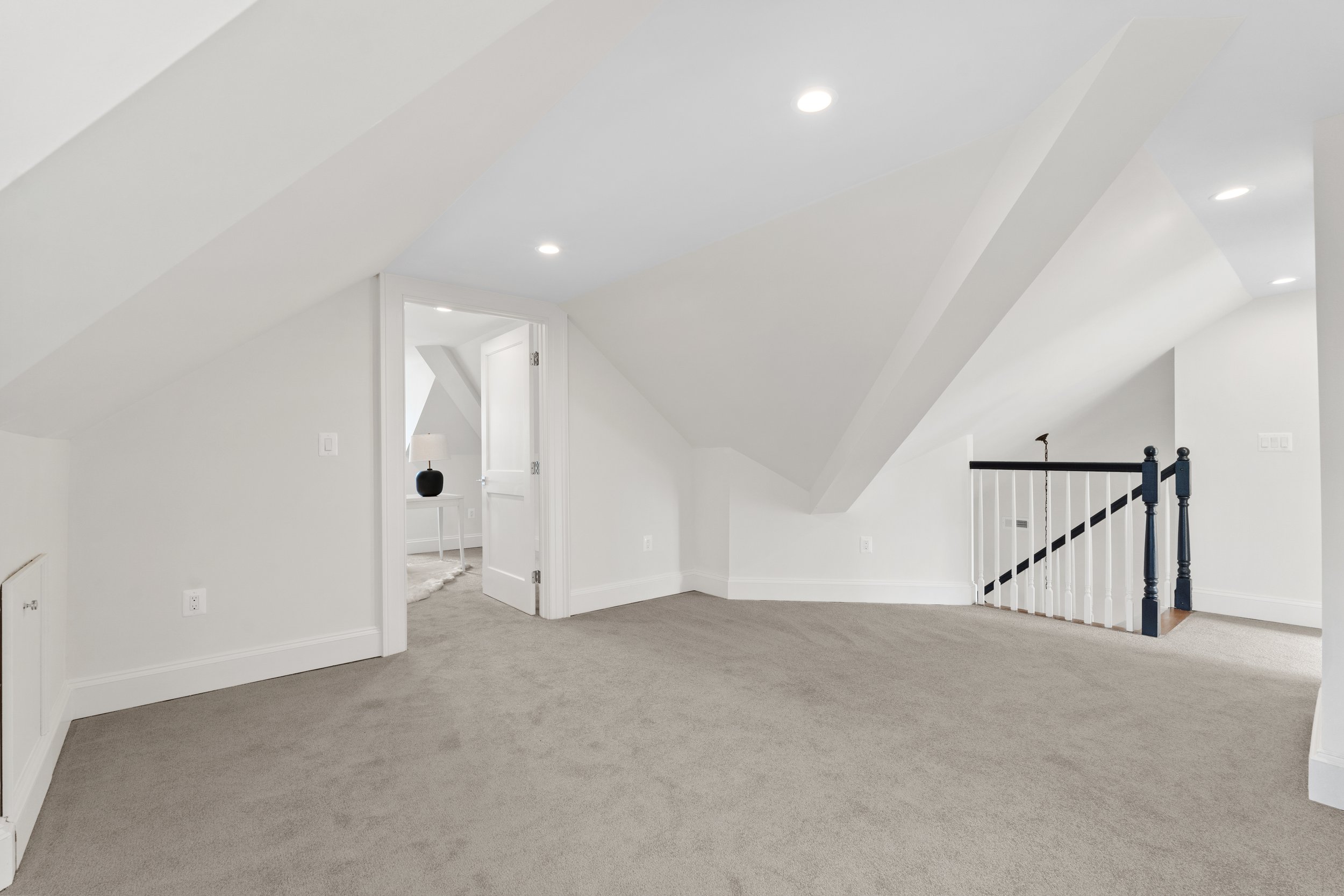 6704 Brookville Rd - 0036.jpg