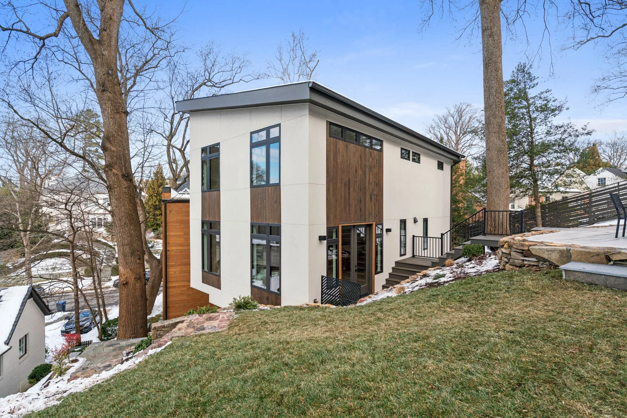 5244 Watson St NW-111-2.jpg